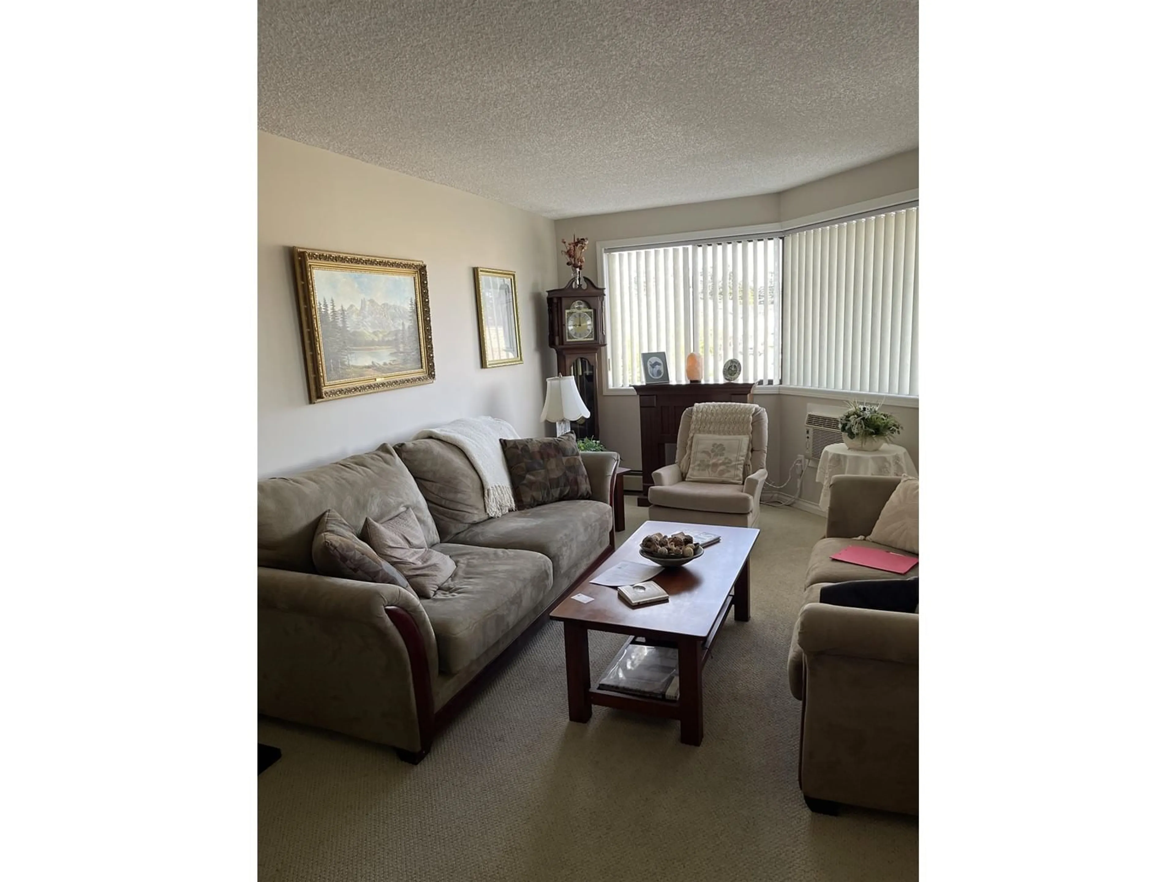 Living room with furniture, unknown for 315 - 31955 OLD YALE, Abbotsford British Columbia V2T4N1
