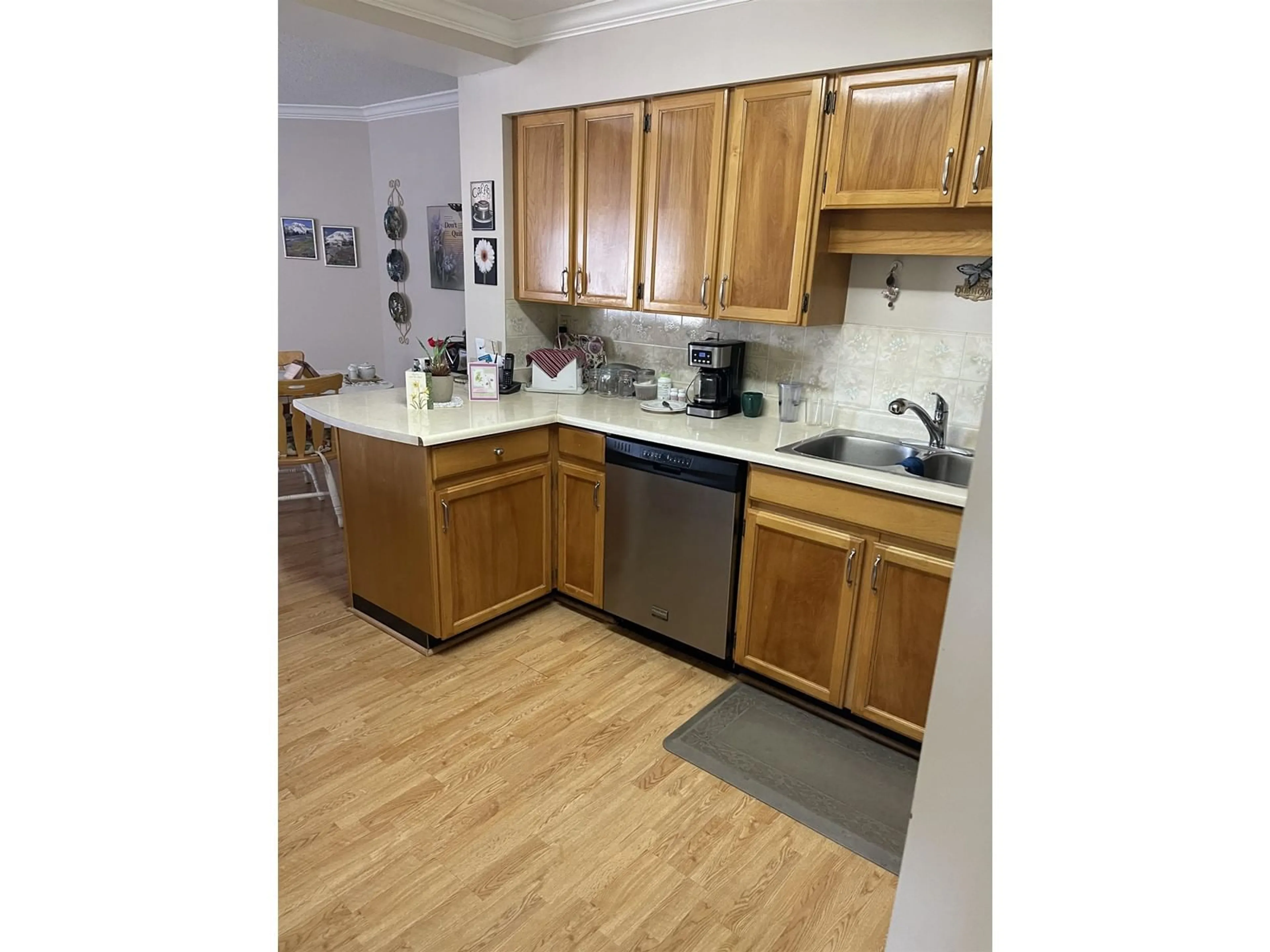 Standard kitchen, unknown for 315 - 31955 OLD YALE, Abbotsford British Columbia V2T4N1