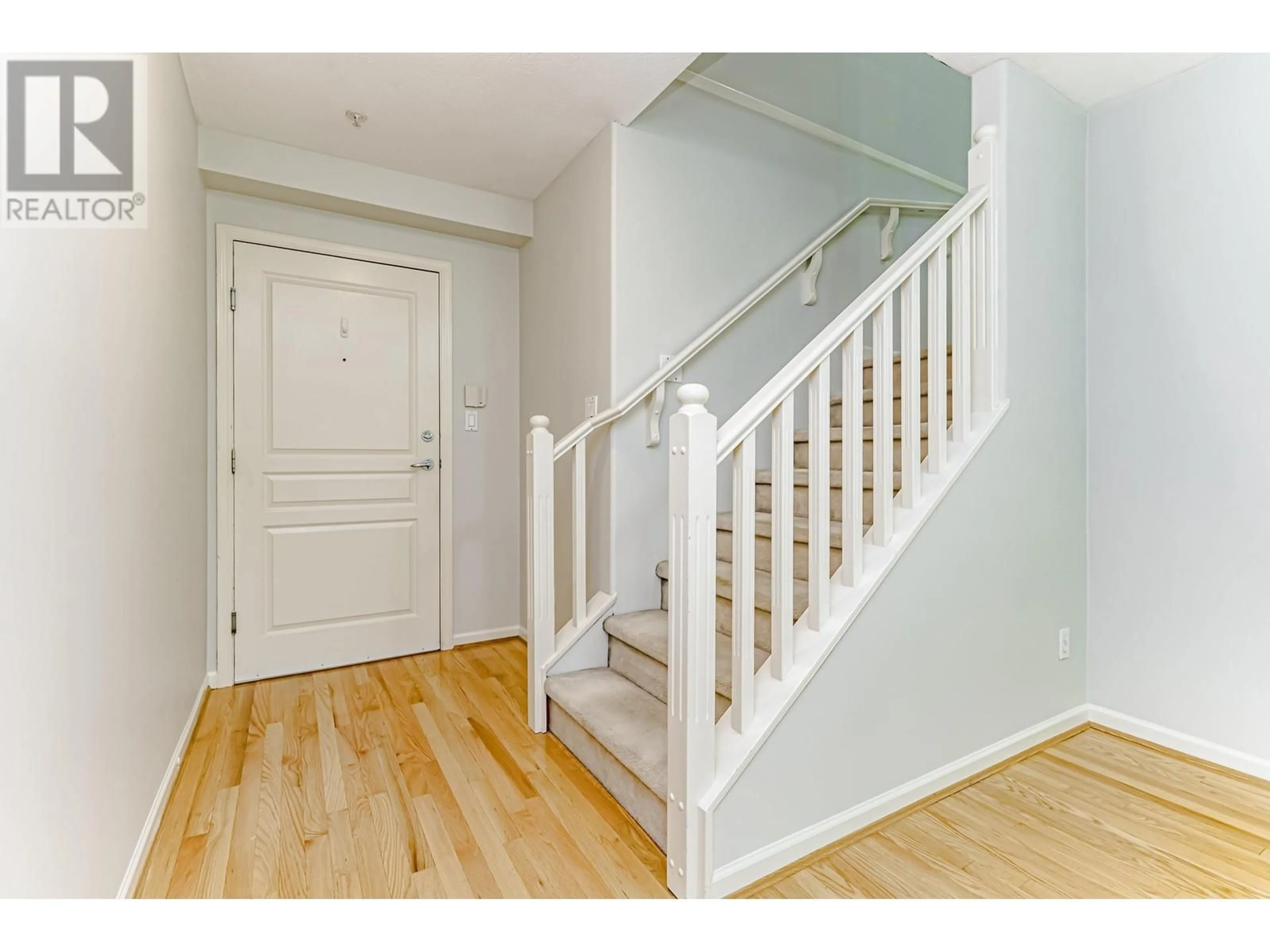 Indoor entryway for 125 - 12639 NO. 2 ROAD, Richmond British Columbia V7E6N6