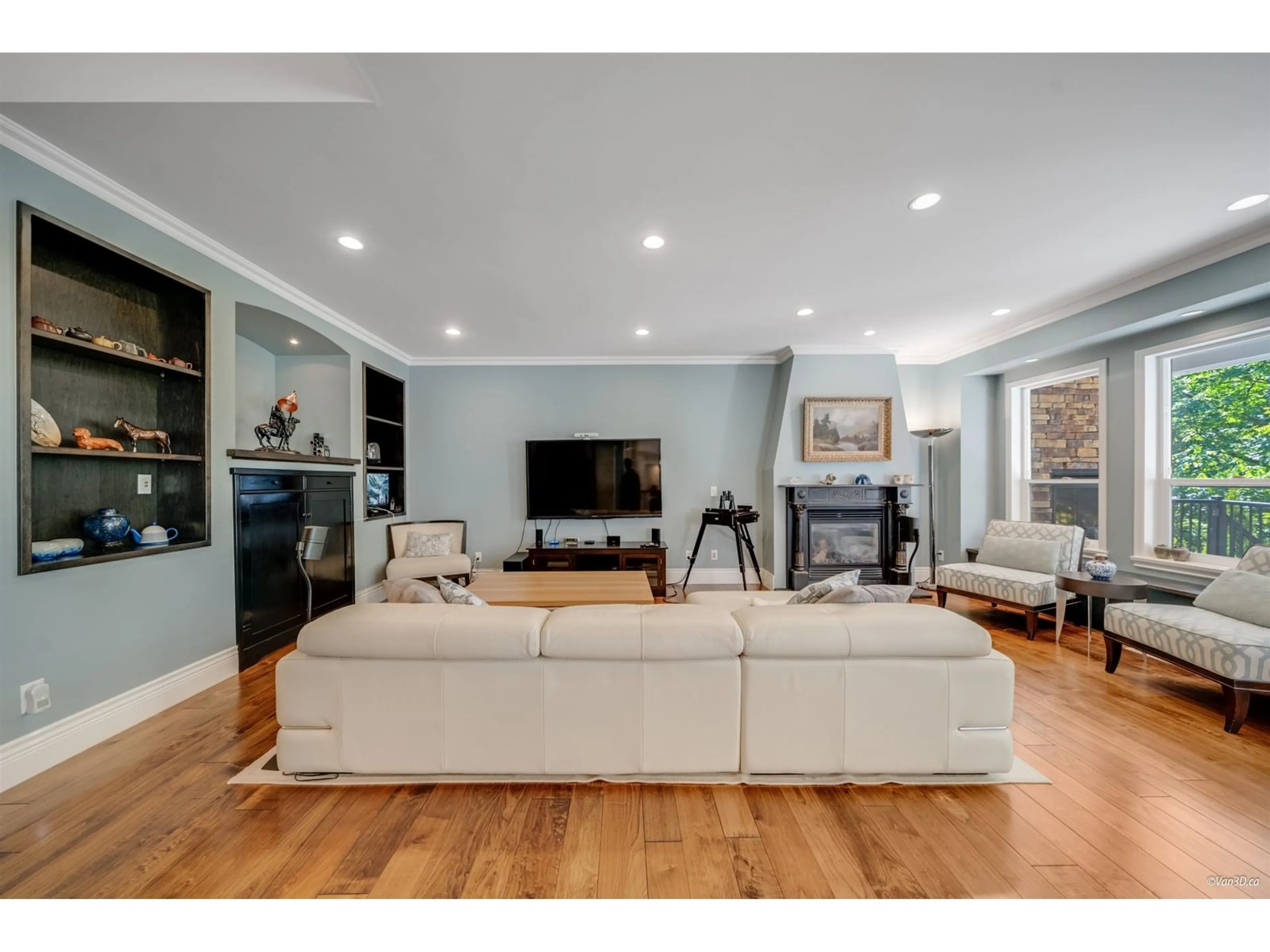 Living room with furniture, wood/laminate floor for 3873 154, Surrey British Columbia V3Z0V3