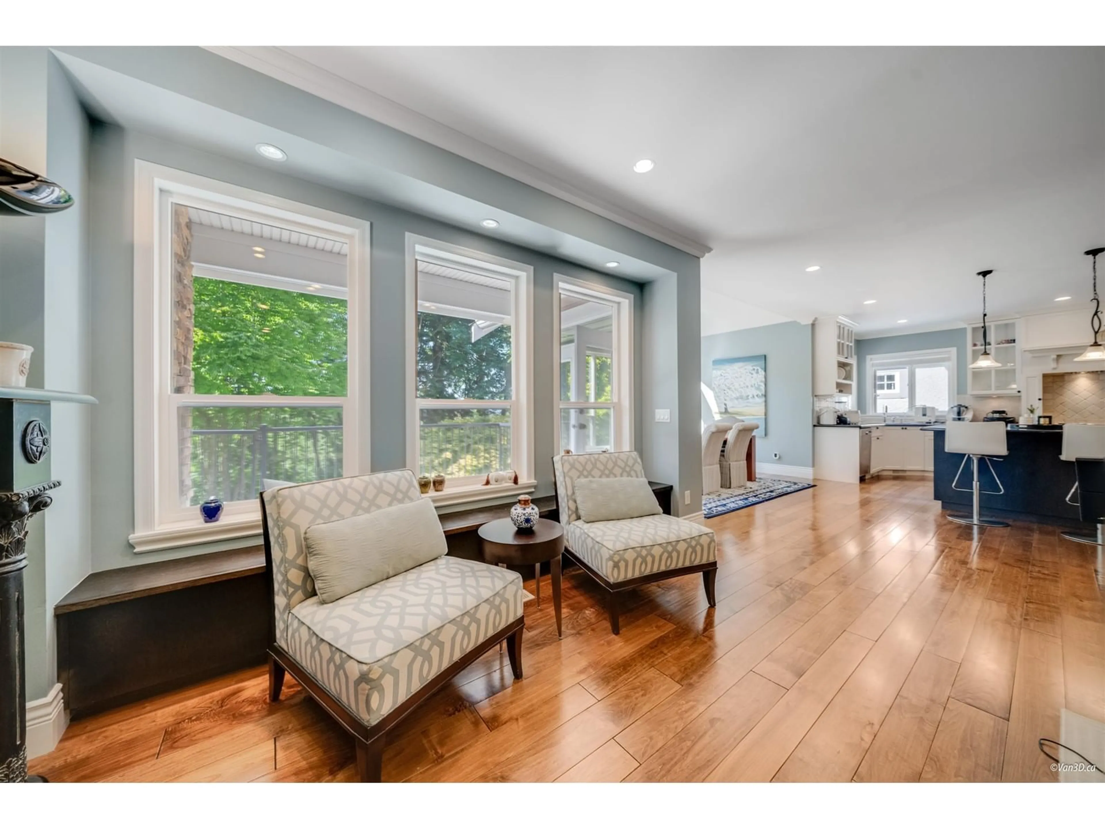 Living room with furniture, wood/laminate floor for 3873 154, Surrey British Columbia V3Z0V3