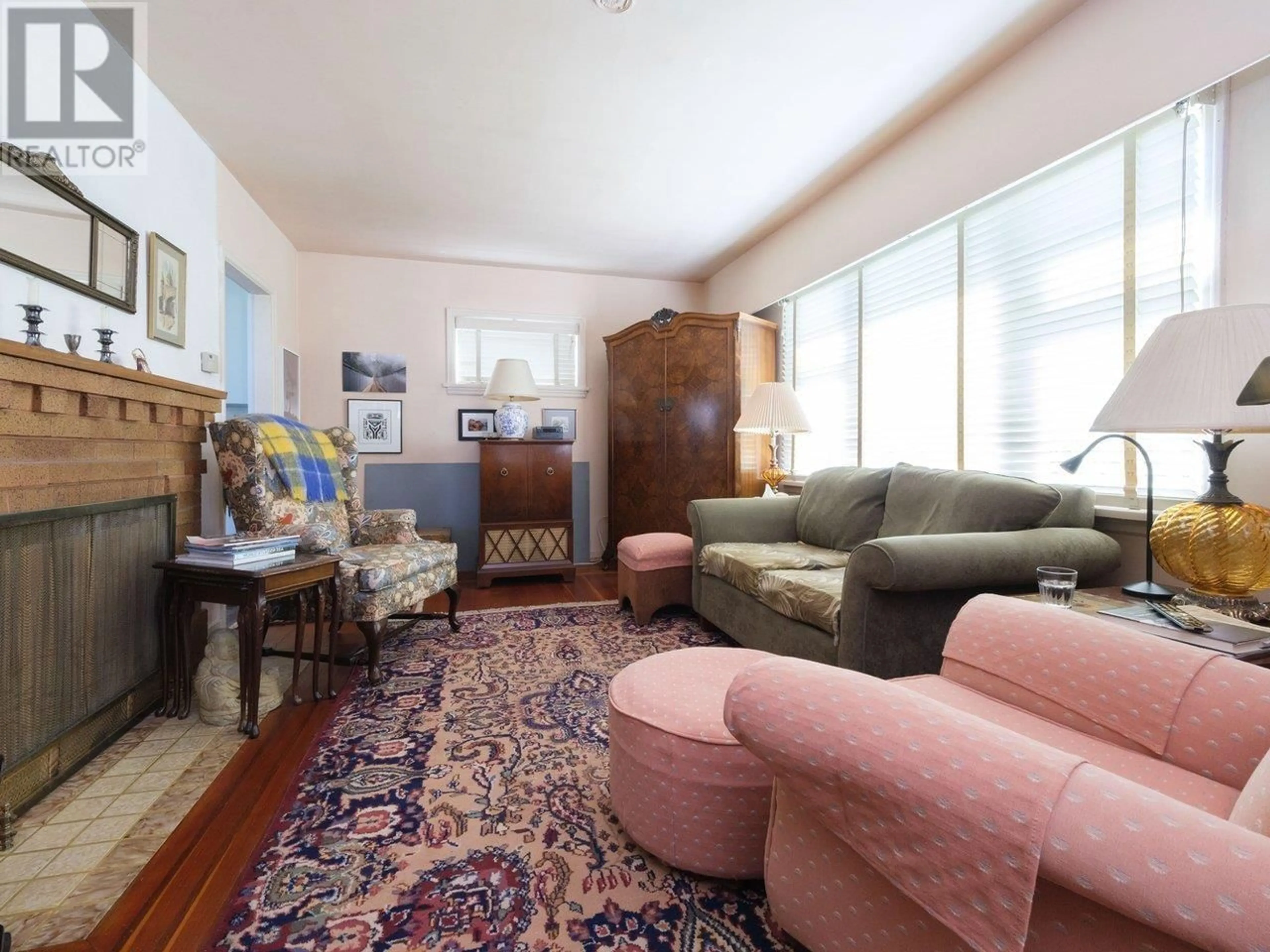 Living room with furniture, unknown for 8510 MONTCALM STREET, Vancouver British Columbia V6P4P7