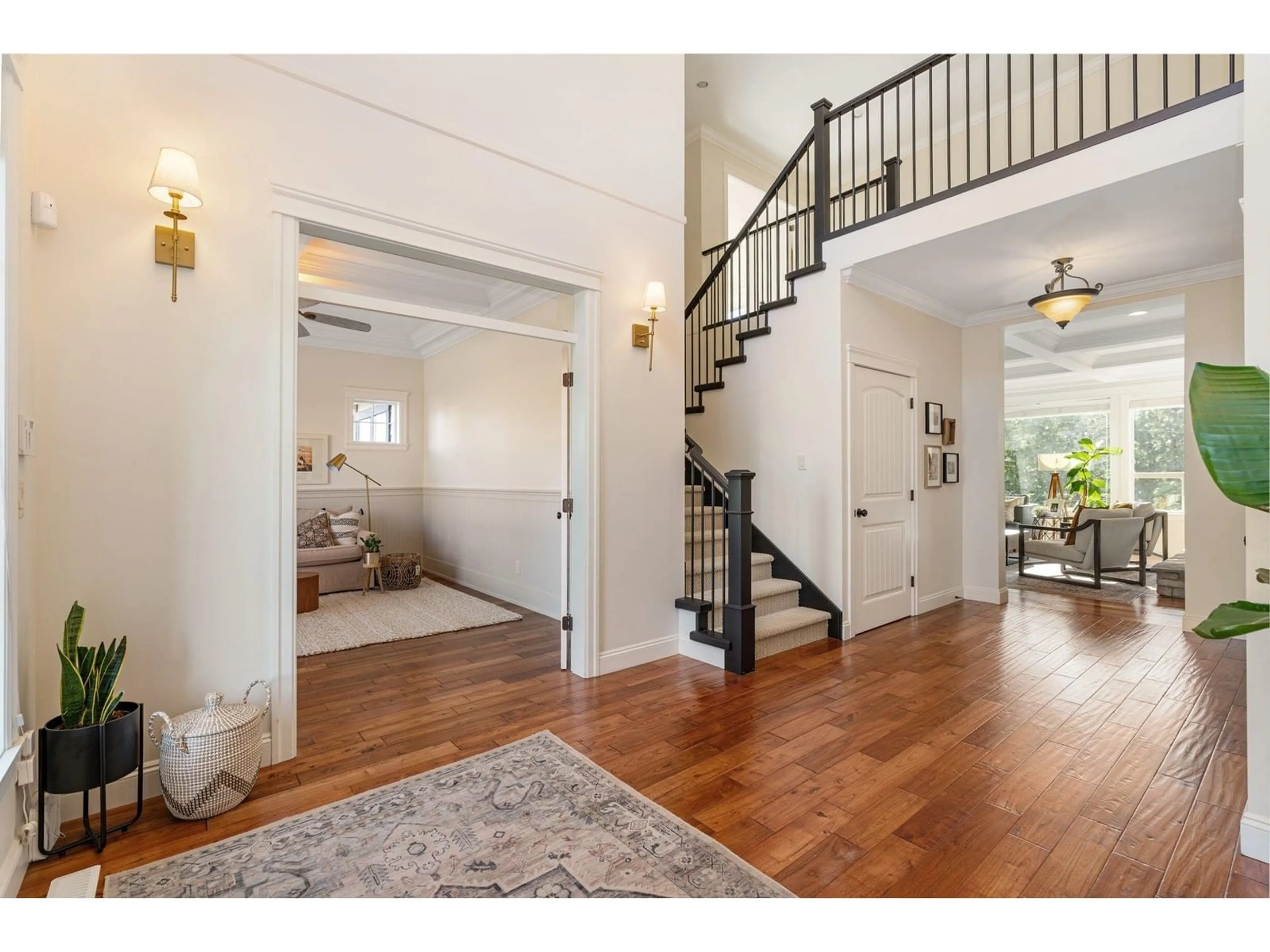 Indoor entryway for 9110 163A, Surrey British Columbia V4N5S5