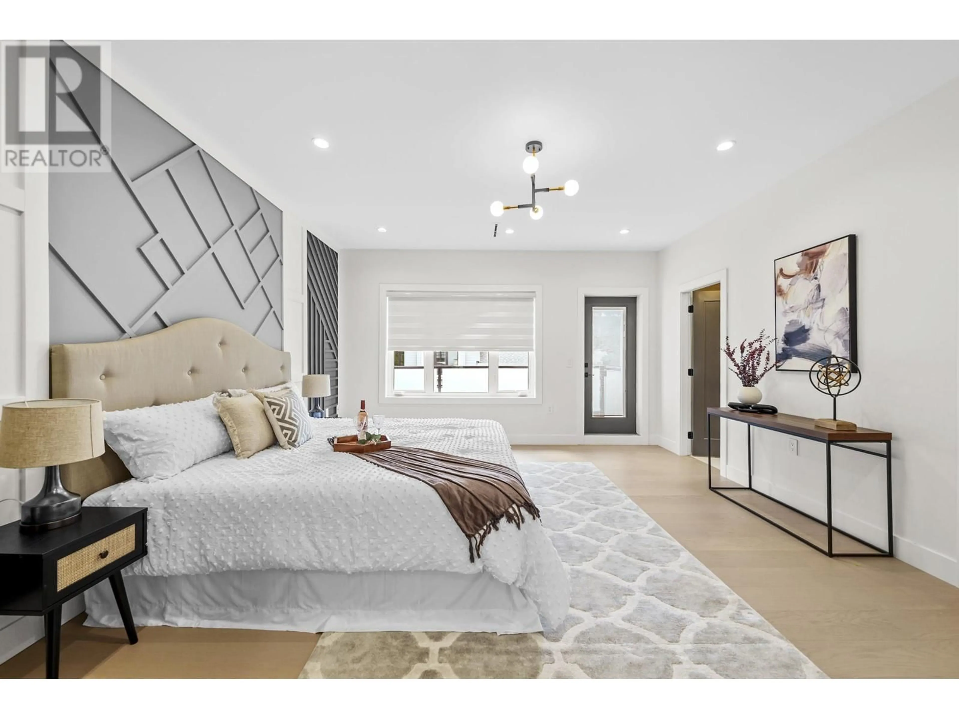 A pic of a room for 612 CHAPMAN AVENUE, Coquitlam British Columbia V3J4A3