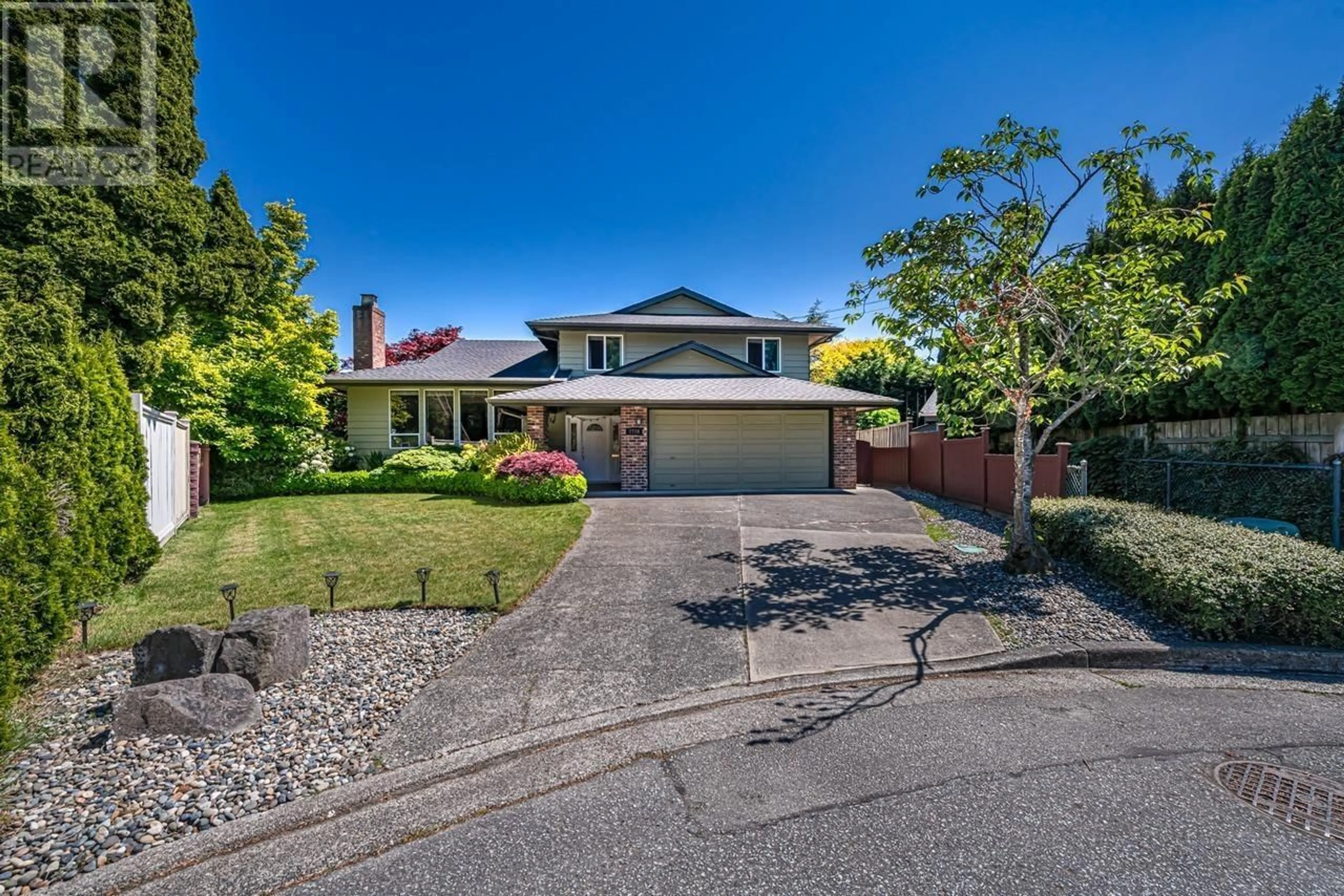A pic from outside/outdoor area/front of a property/back of a property/a pic from drone, street for 7720 WATERTON DRIVE, Richmond British Columbia V7A4G4