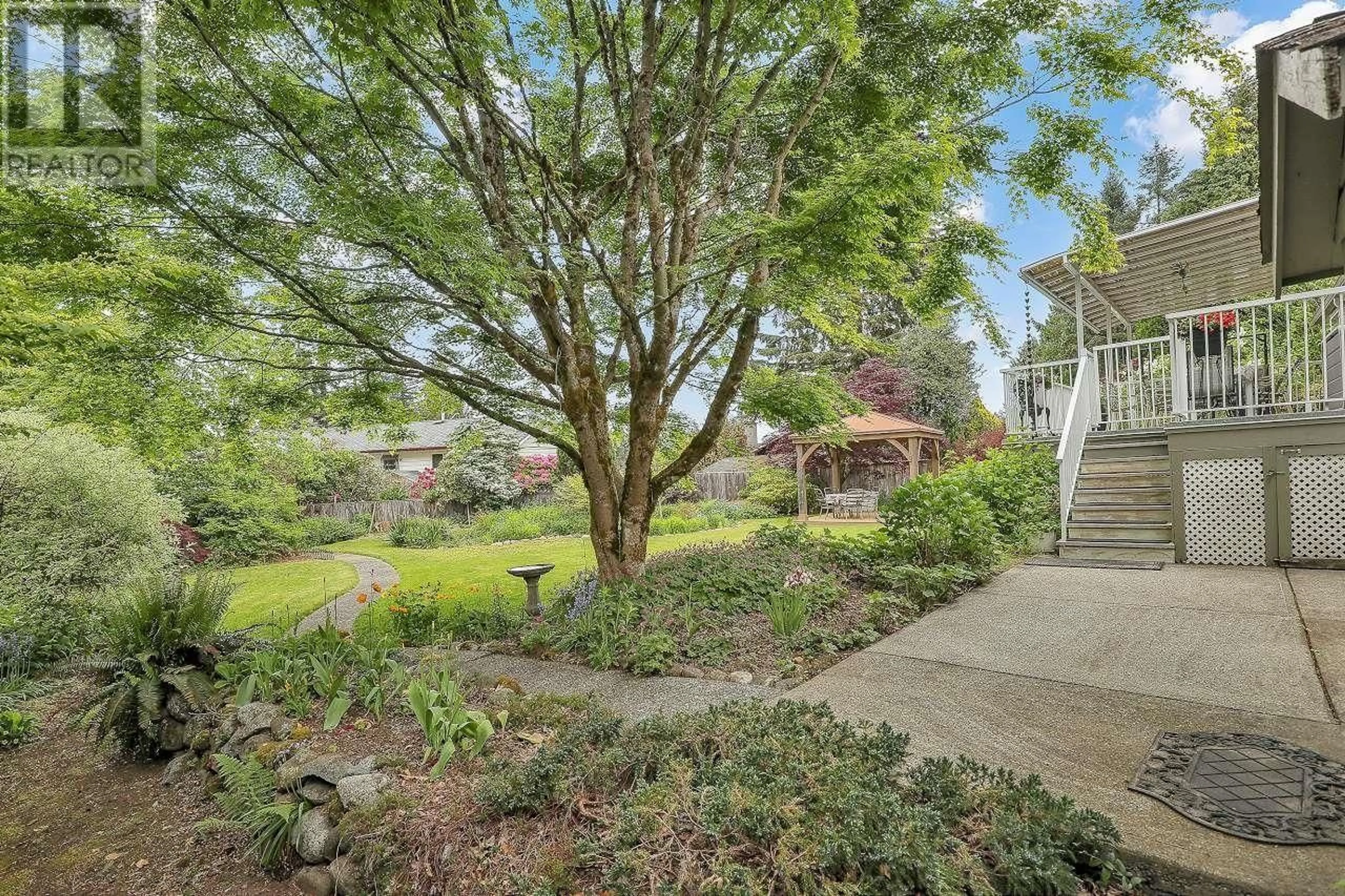 Patio, street for 2313 VISTA COURT, Coquitlam British Columbia V3J6W2