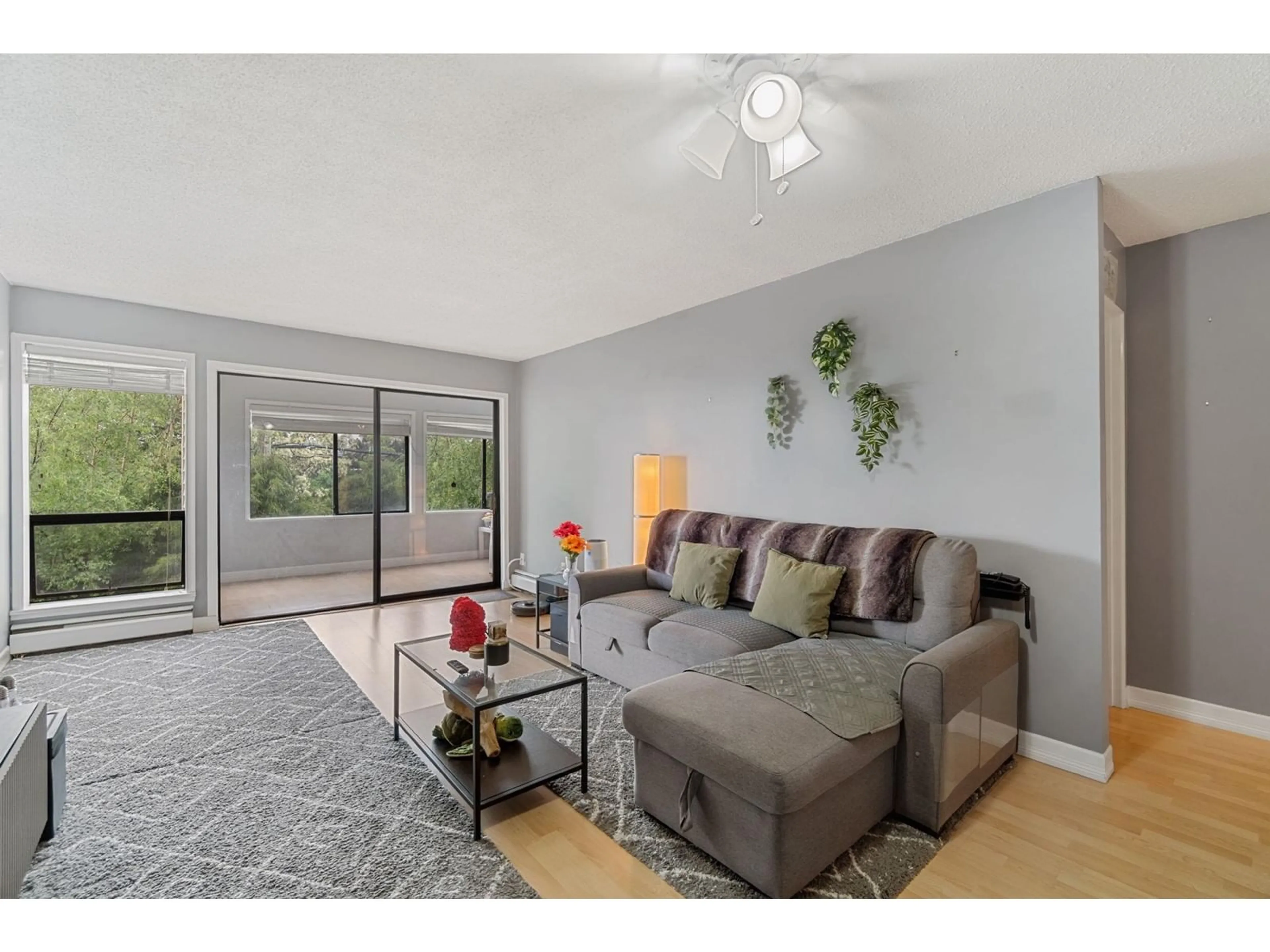 Living room with furniture, unknown for 203 - 15265 ROPER, White Rock British Columbia V4B2E9
