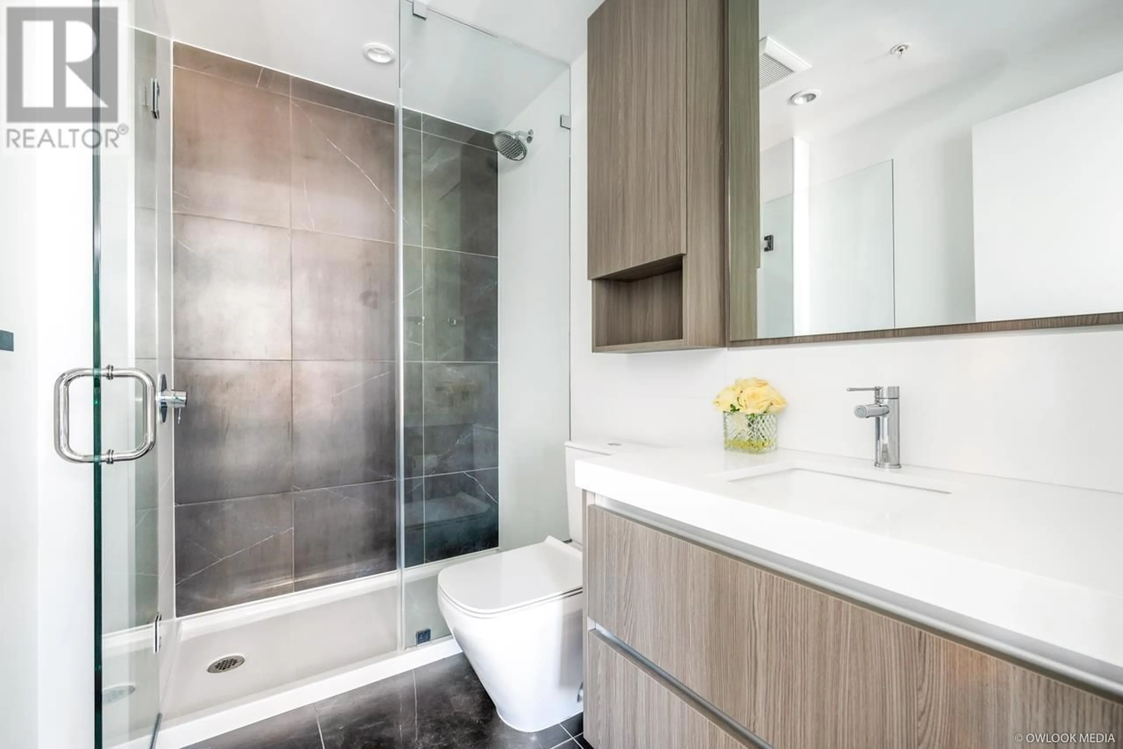 Contemporary bathroom, ceramic/tile floor for 807 - 6080 MCKAY AVENUE, Burnaby British Columbia V5H0J4