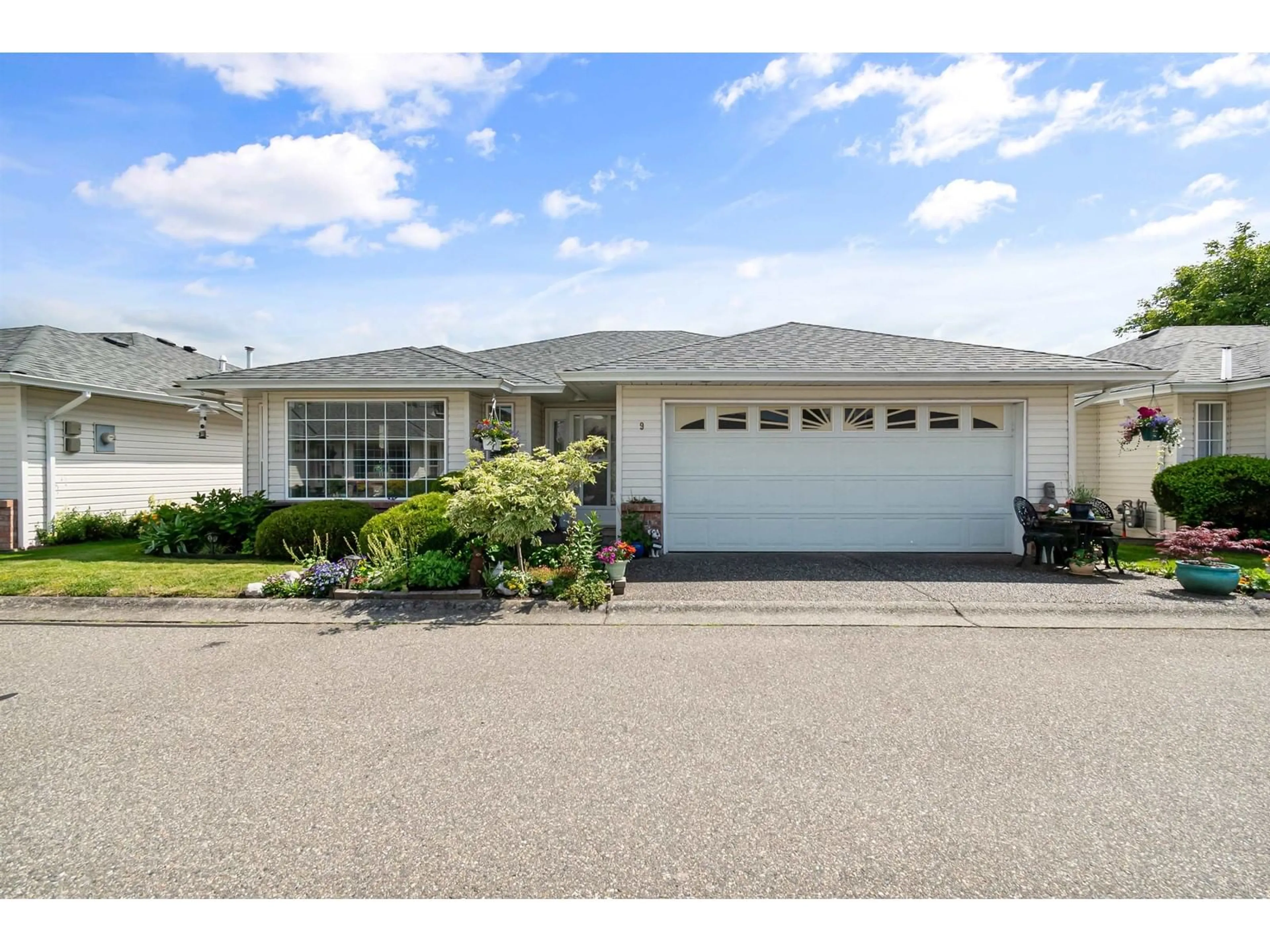 Home with vinyl exterior material, street for 9 - 9420 WOODBINE STREET, Chilliwack British Columbia V2P5S4