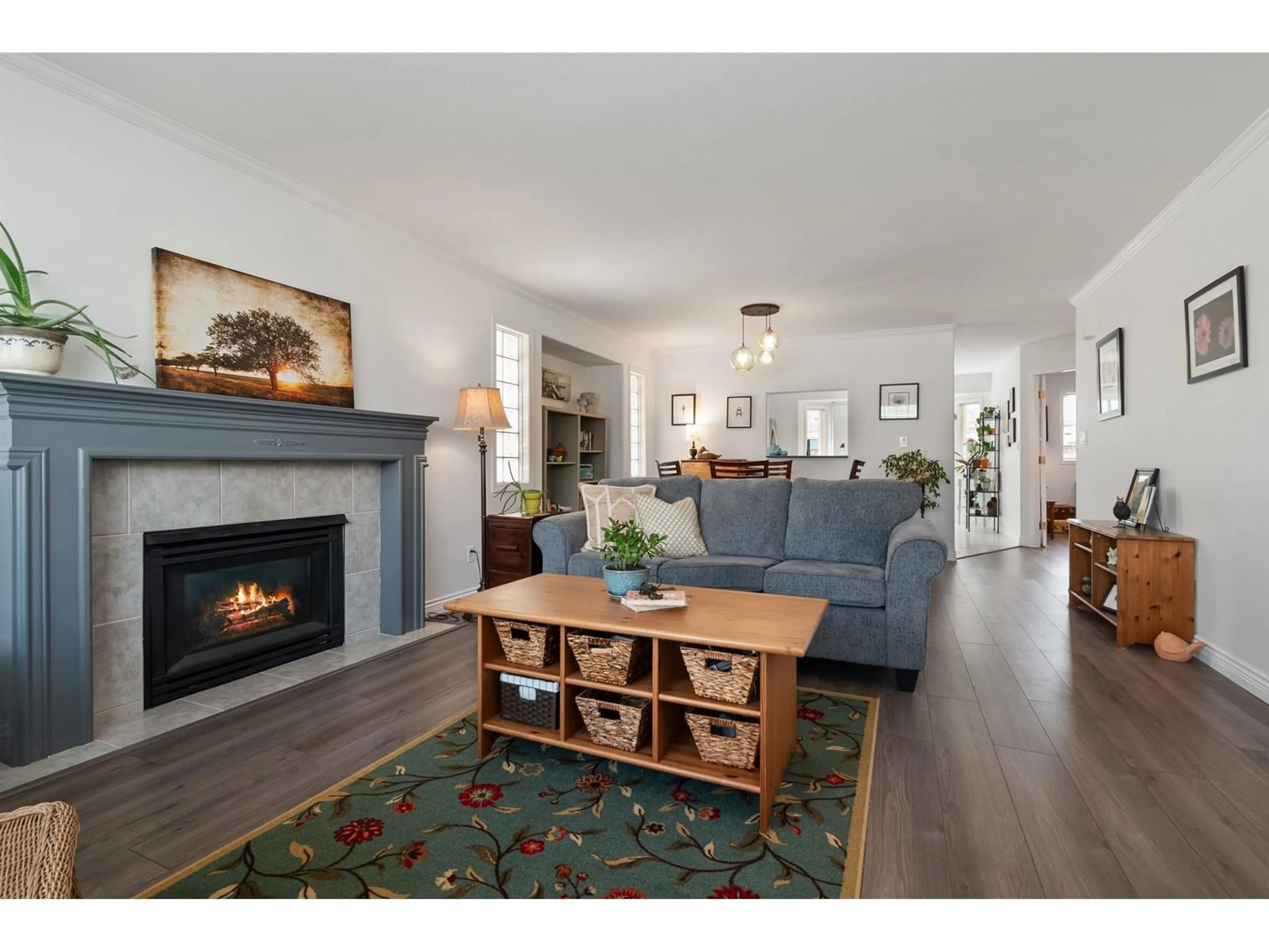 Living room with furniture, wood/laminate floor for 9 - 9420 WOODBINE STREET, Chilliwack British Columbia V2P5S4