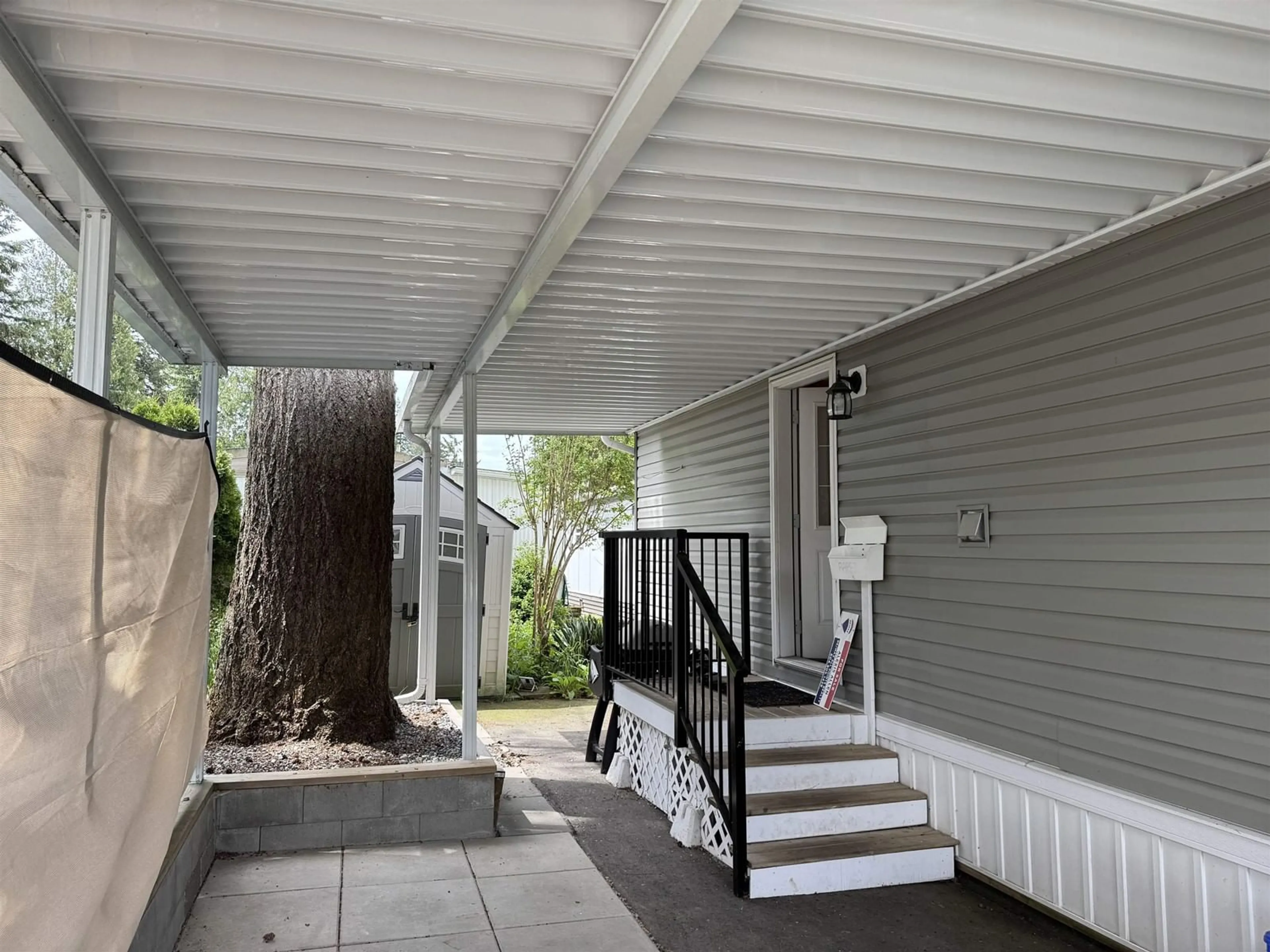 Home with vinyl exterior material, street for 9 - 24330 FRASER, Langley British Columbia V2Z1N2