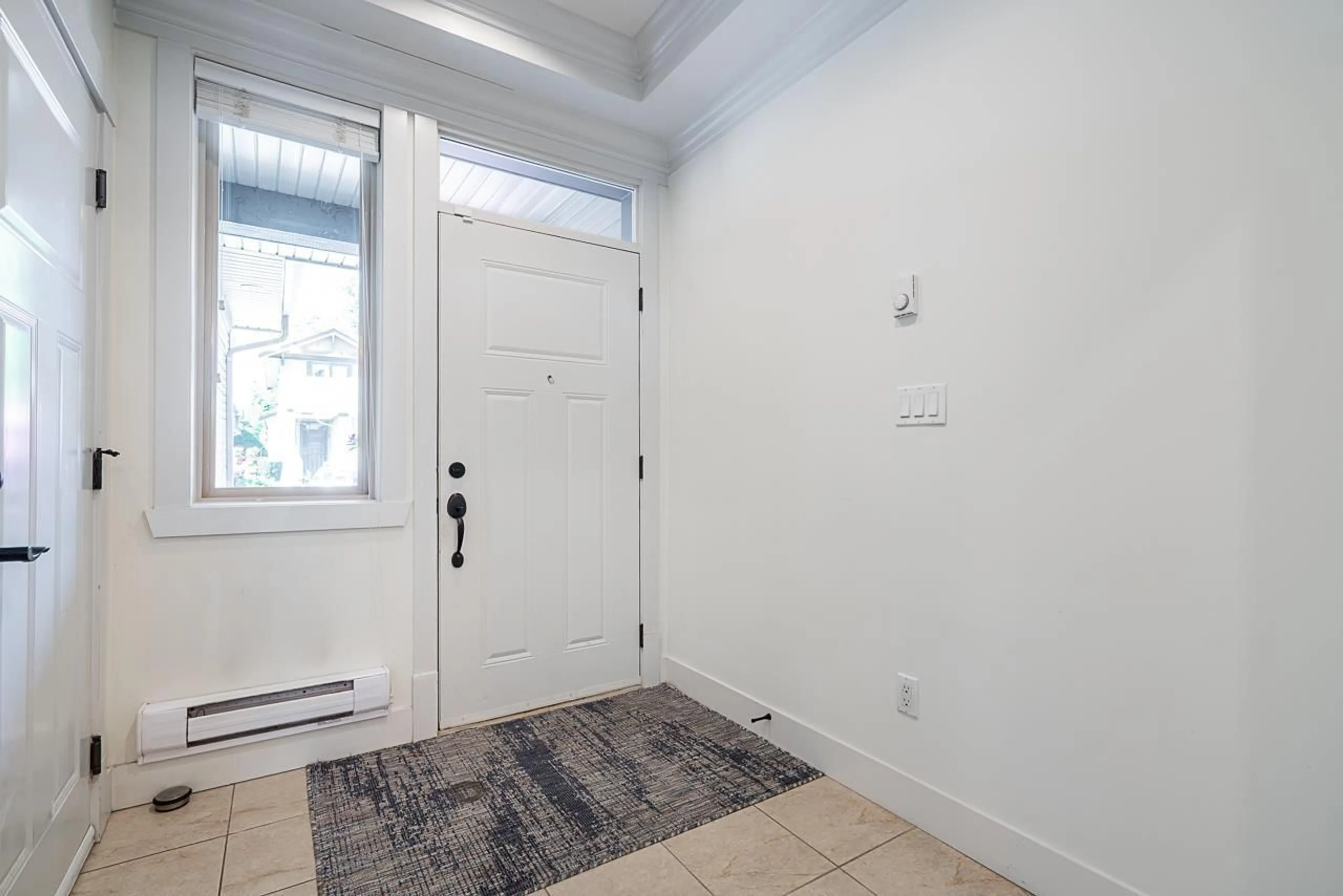 Indoor entryway for 27 - 15168 66A, Surrey British Columbia V3S1X2