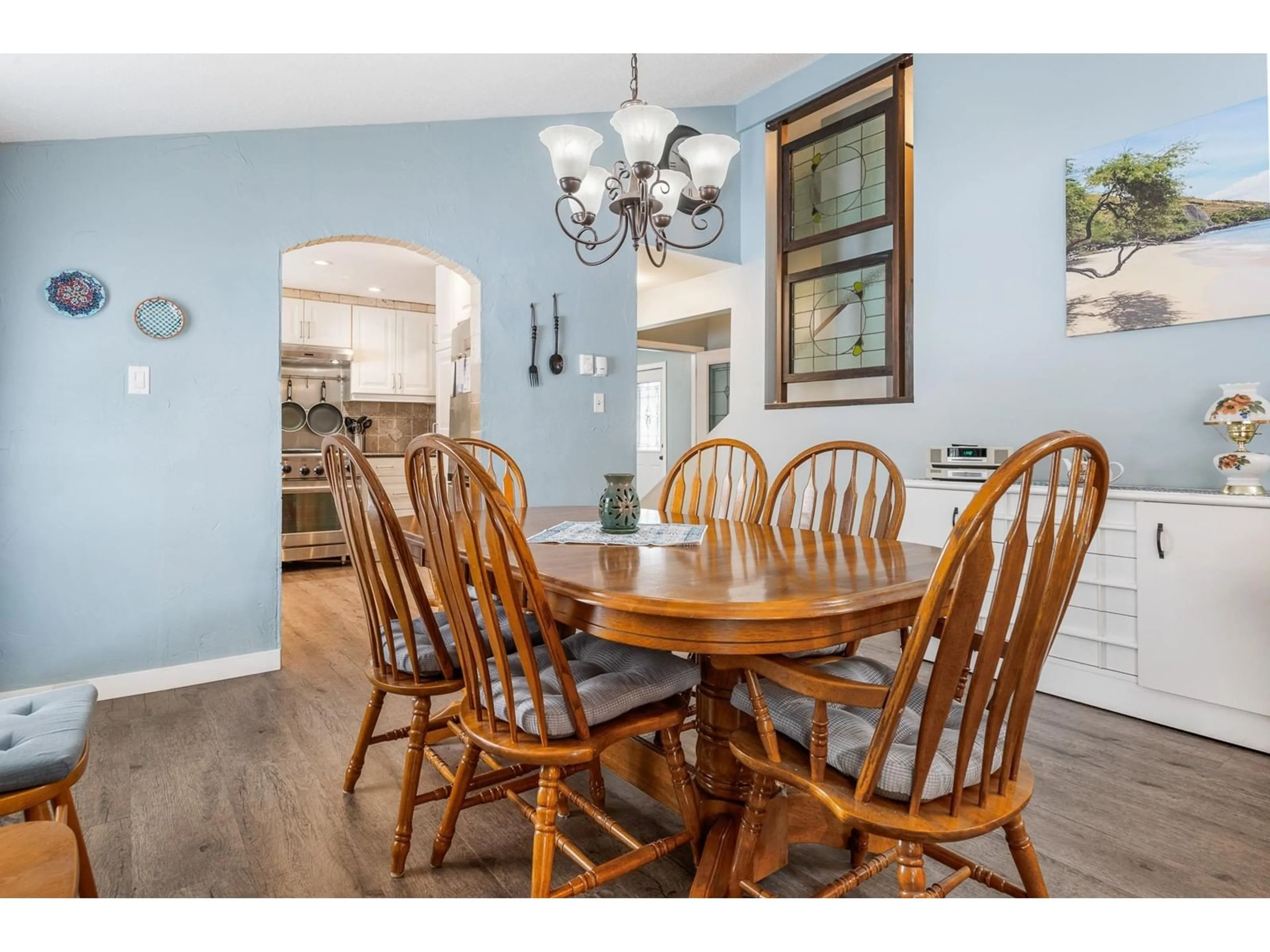 Dining room, wood/laminate floor for 35291 SELKIRK, Abbotsford British Columbia V2S8L1