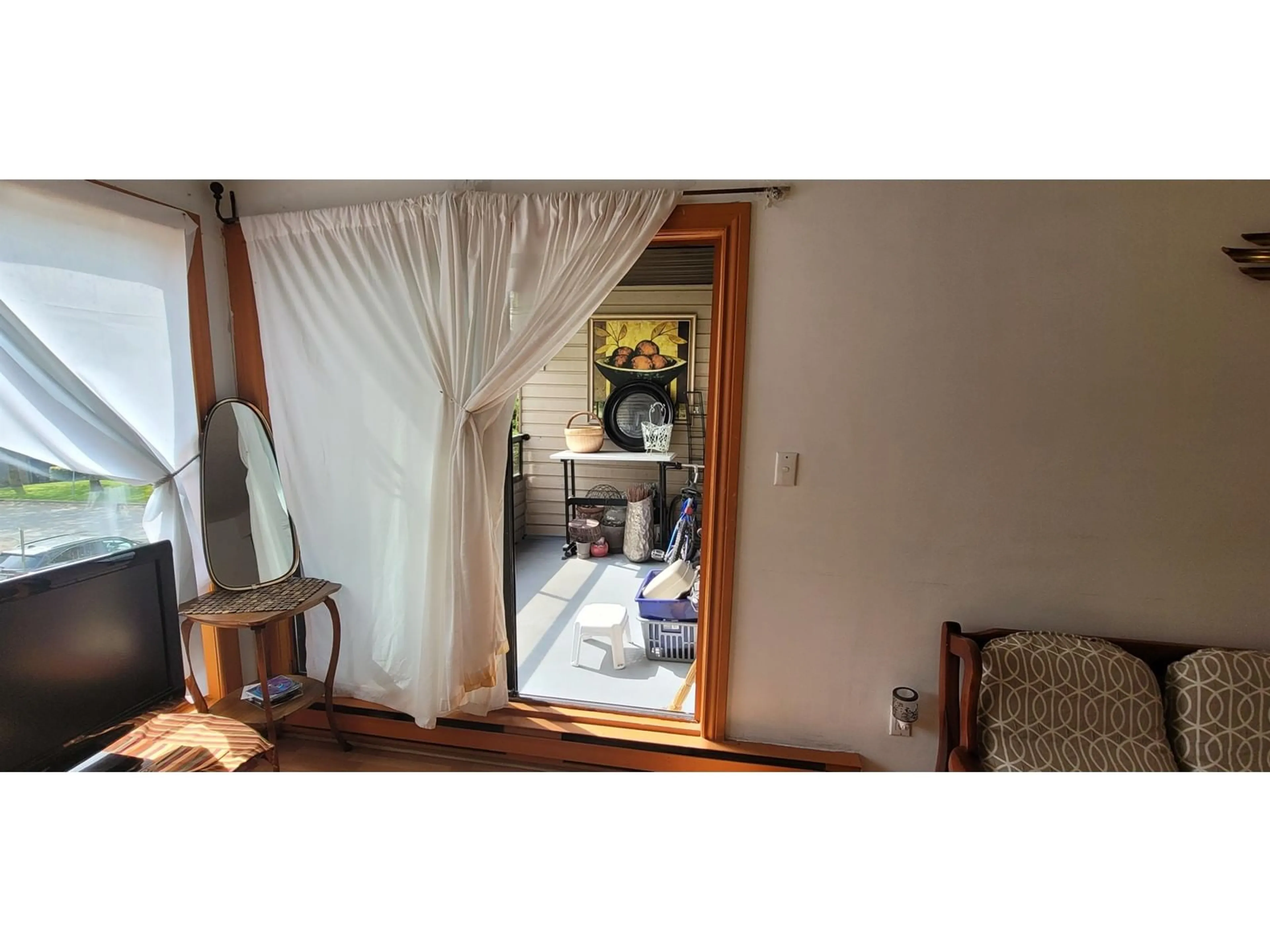 A pic of a room for 218 - 10221 133A, Surrey British Columbia V3T5J8