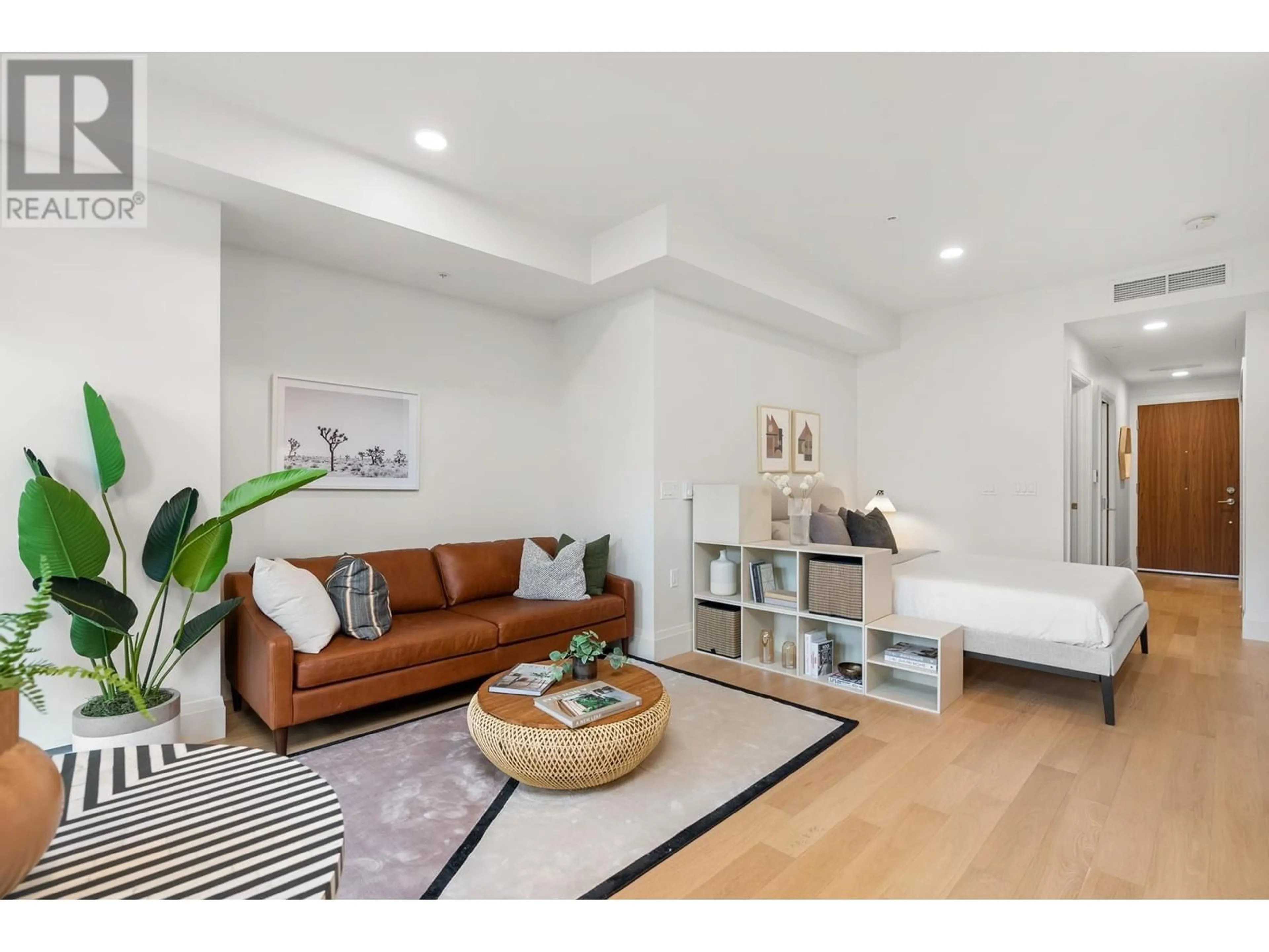 Living room with furniture, unknown for 106 - 2550 GARDEN DRIVE, Vancouver British Columbia V5N4X6
