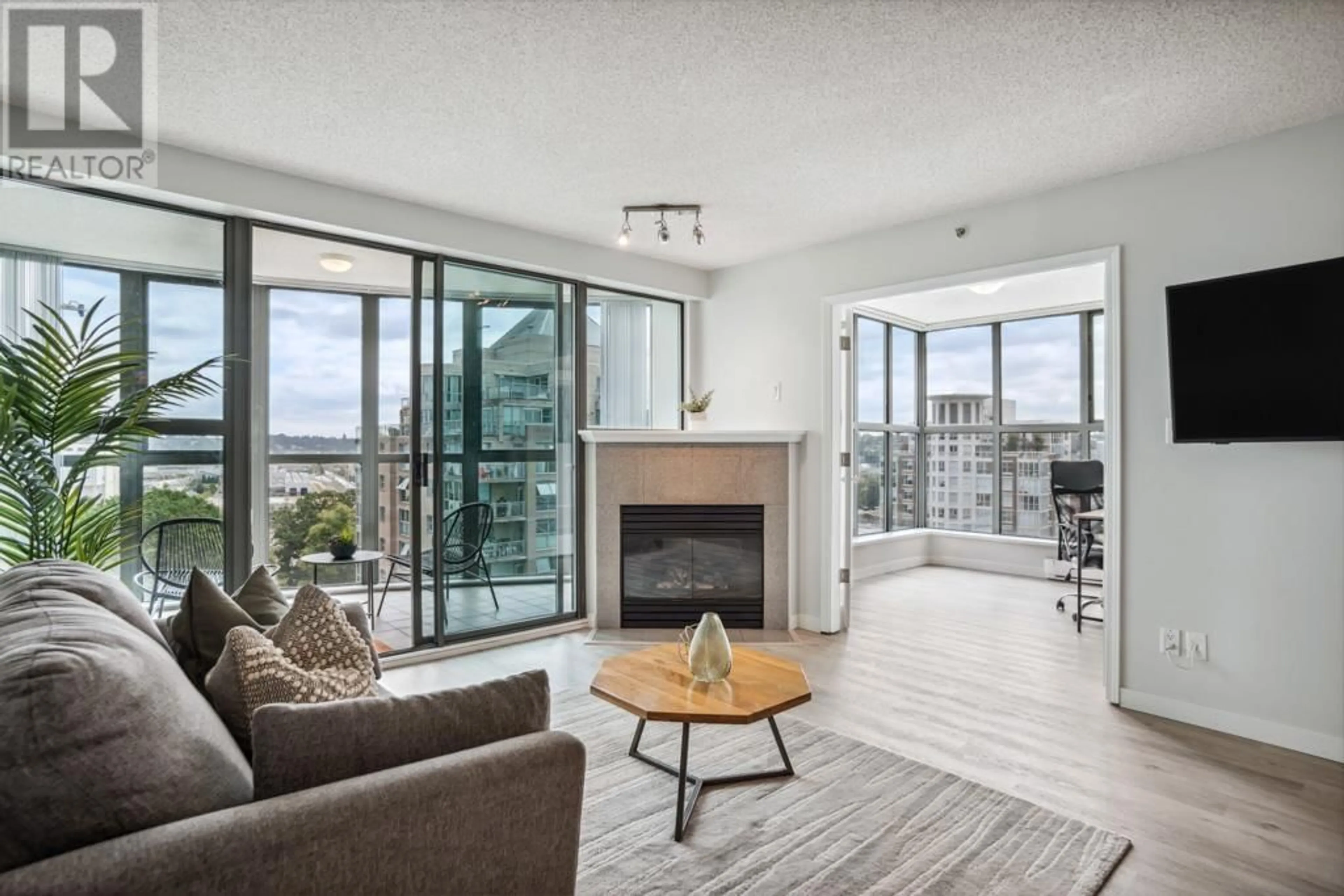Living room with furniture, unknown for 1303 - 1128 QUEBEC STREET, Vancouver British Columbia V6A4E1