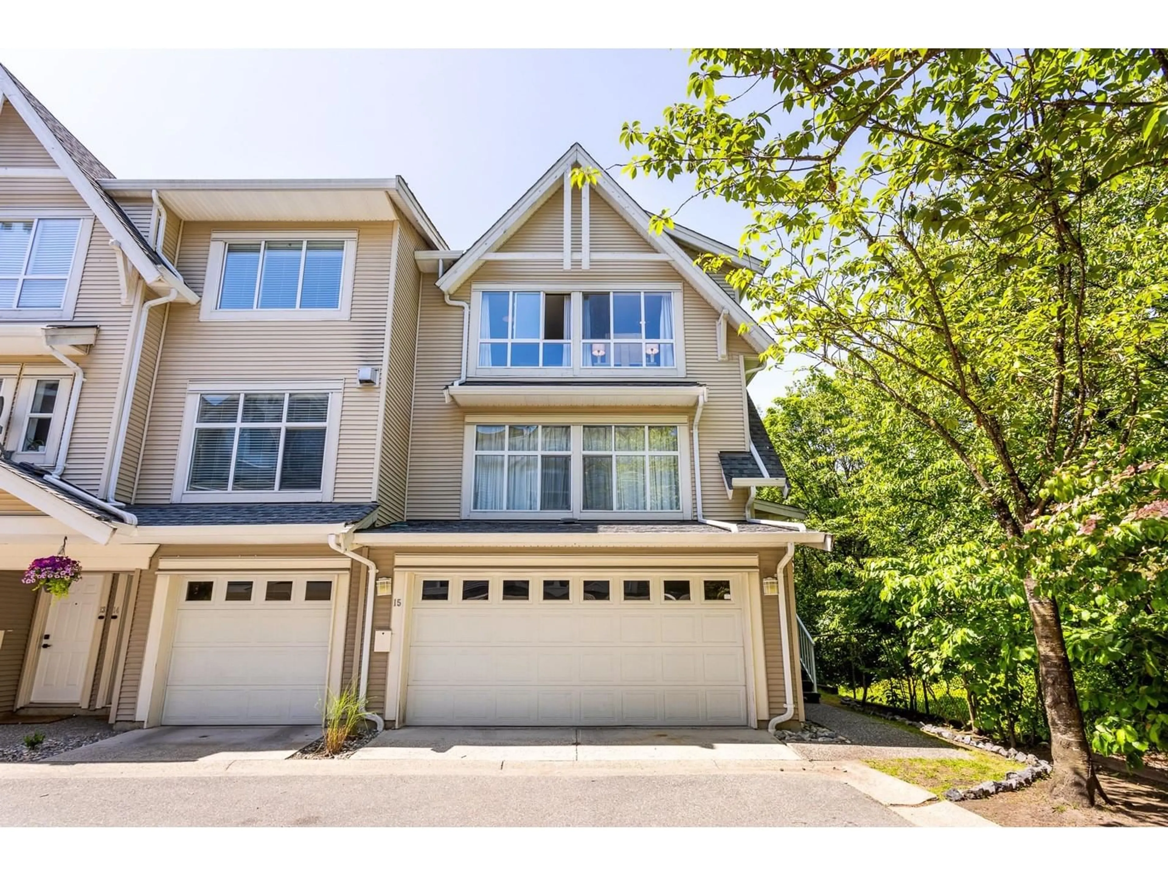 Unknown for 15 - 6450 199, Langley British Columbia V2Y2X1