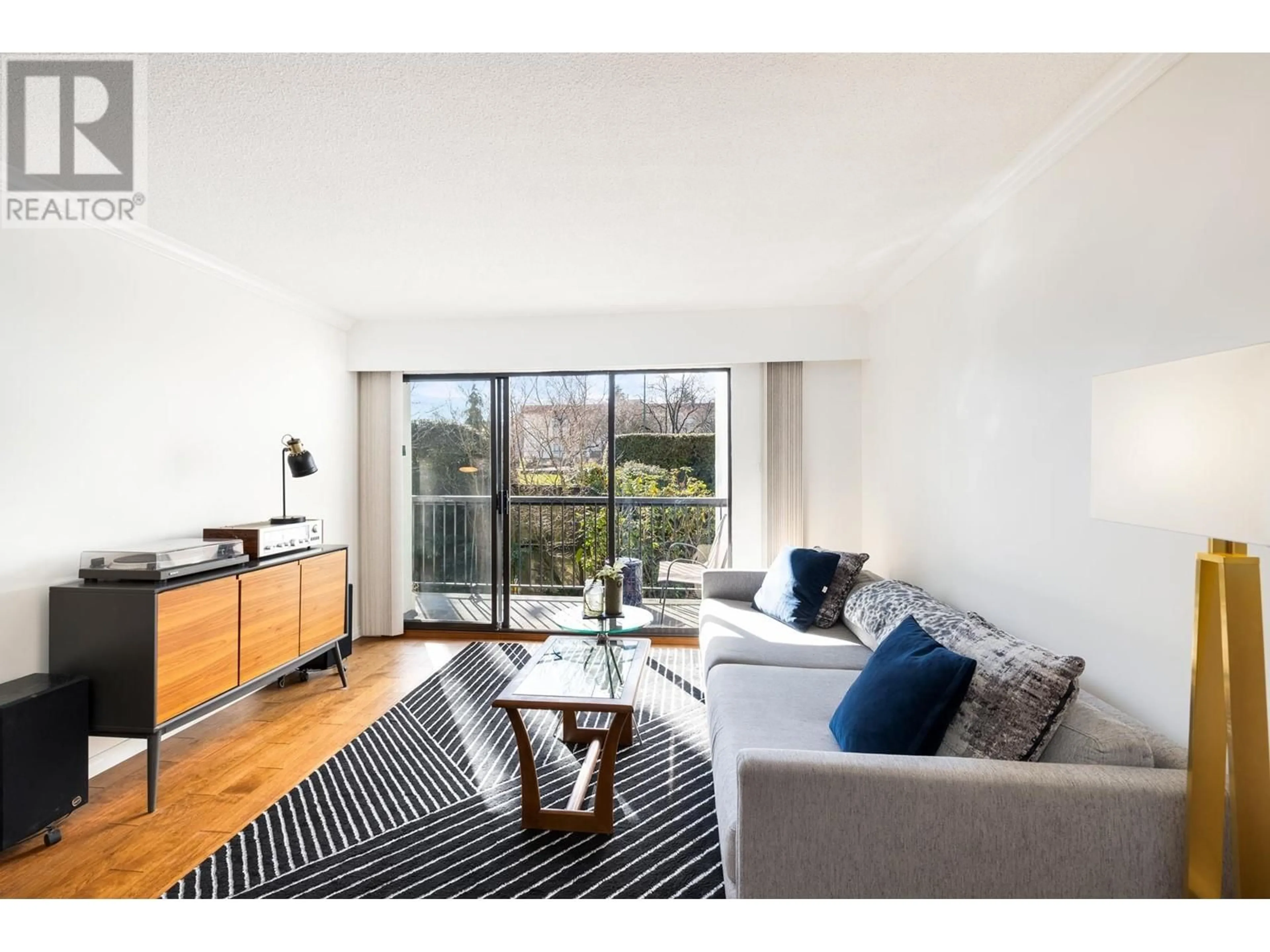 Living room with furniture, unknown for 207 - 444 6TH AVENUE, Vancouver British Columbia V5T1K6