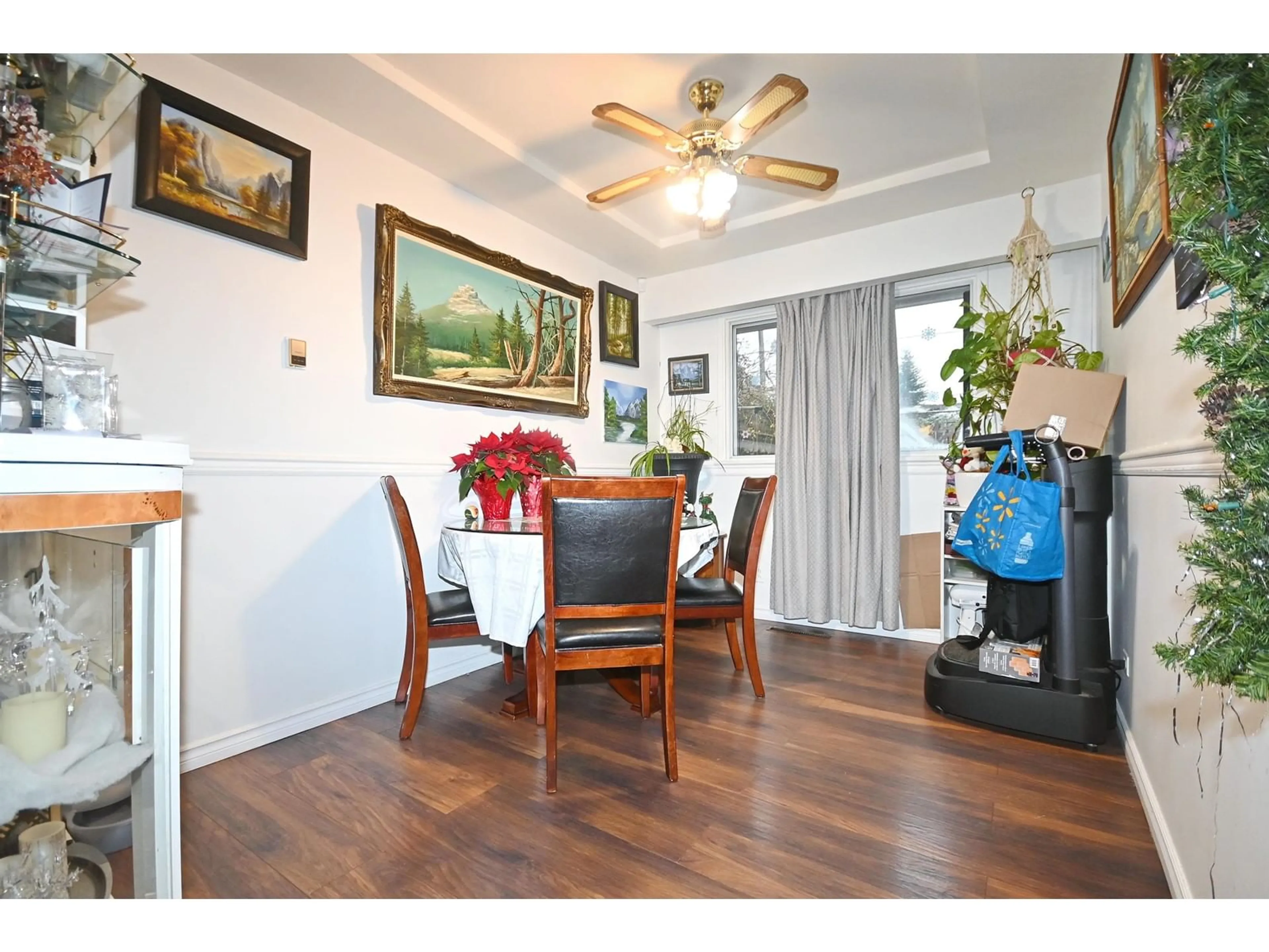 Dining room, wood/laminate floor for 10618 137A, Surrey British Columbia V3T4J6