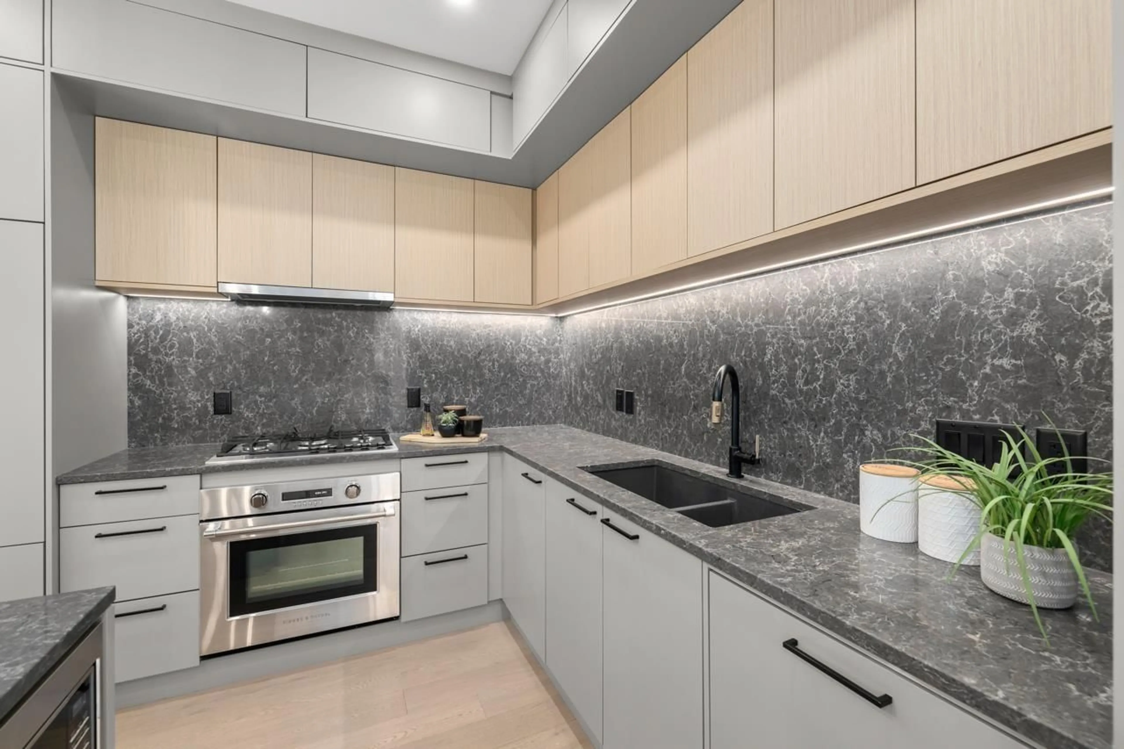 Unknown for 210 - 20416 PARK, Langley British Columbia V3A0N2