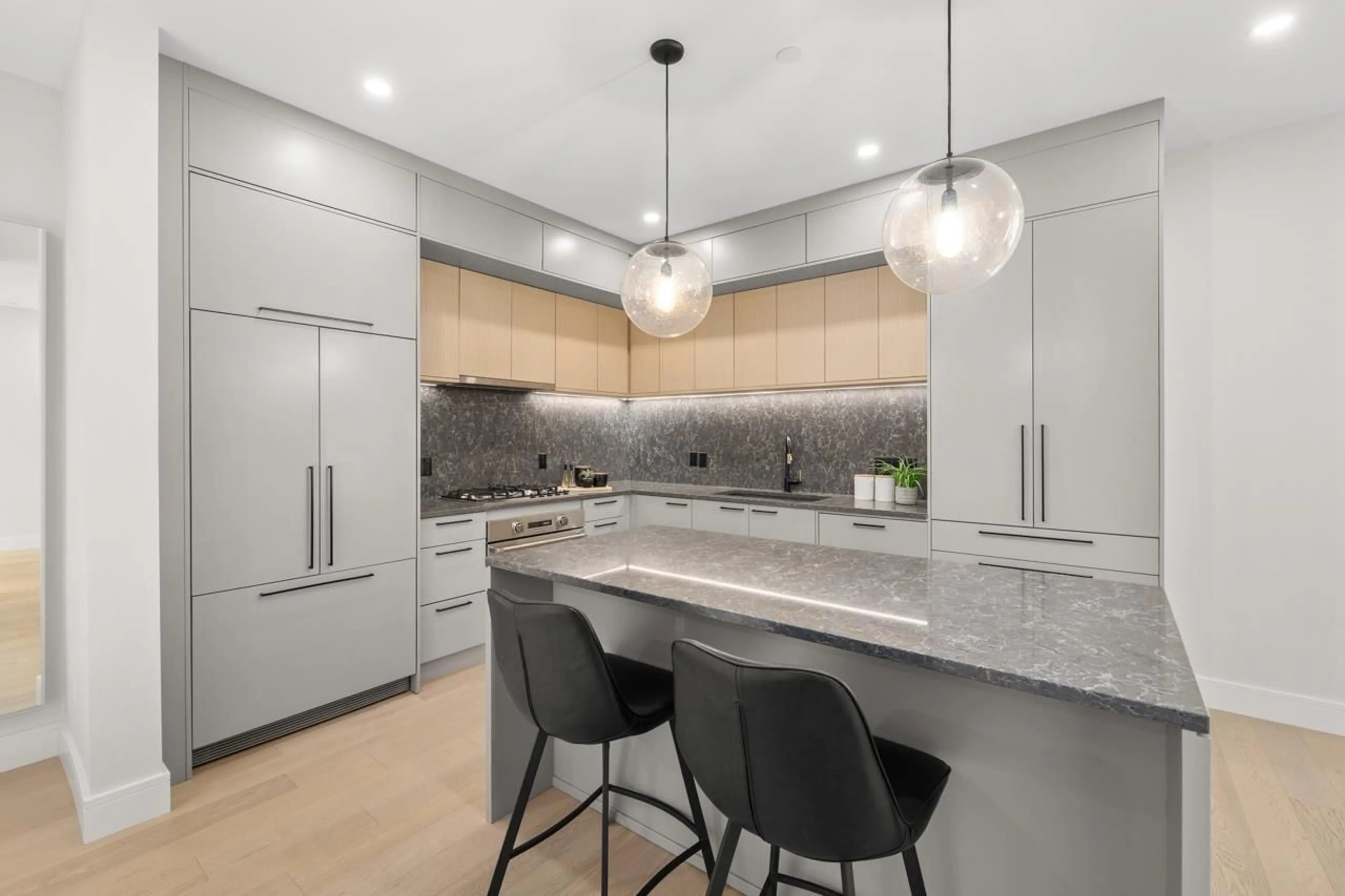 Contemporary kitchen, ceramic/tile floor for 210 - 20416 PARK, Langley British Columbia V3A0N2