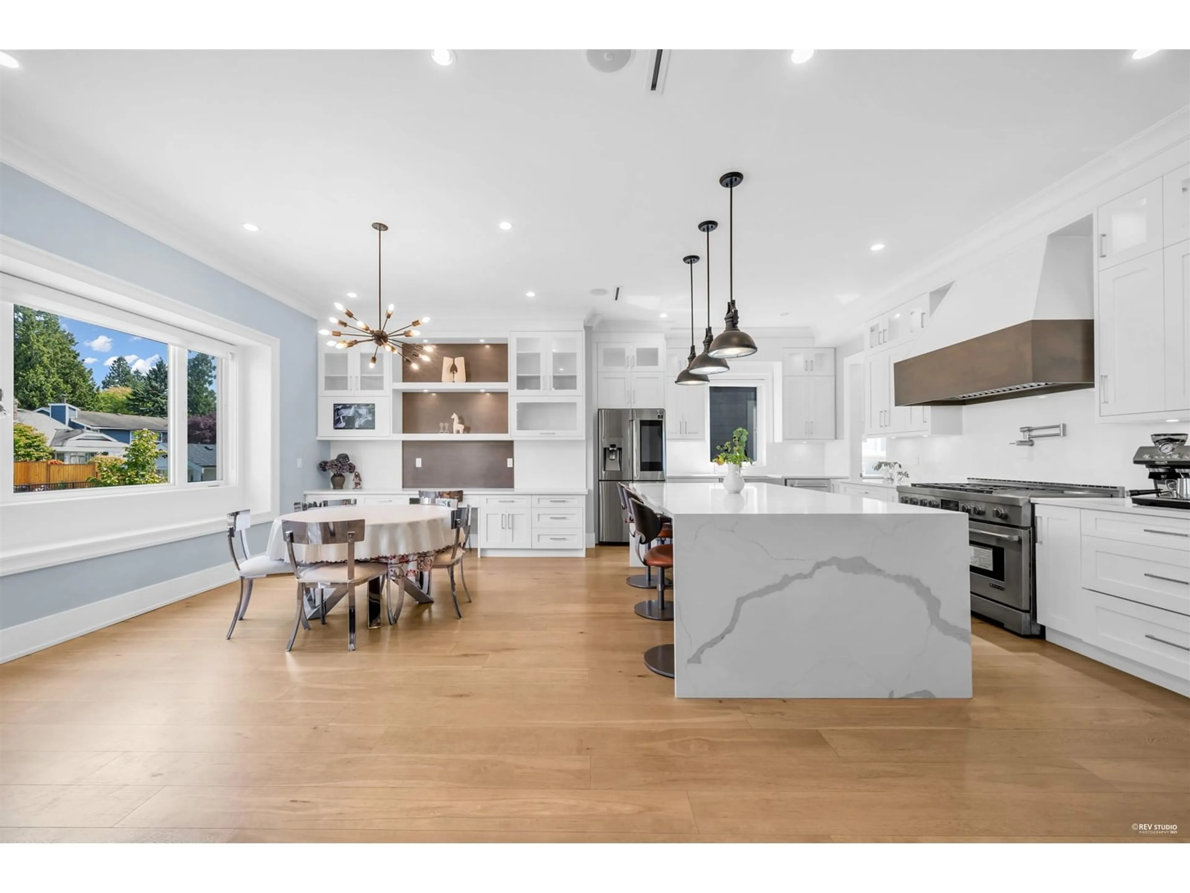 Open concept kitchen, unknown for 14139 16, Surrey British Columbia V4A1P9