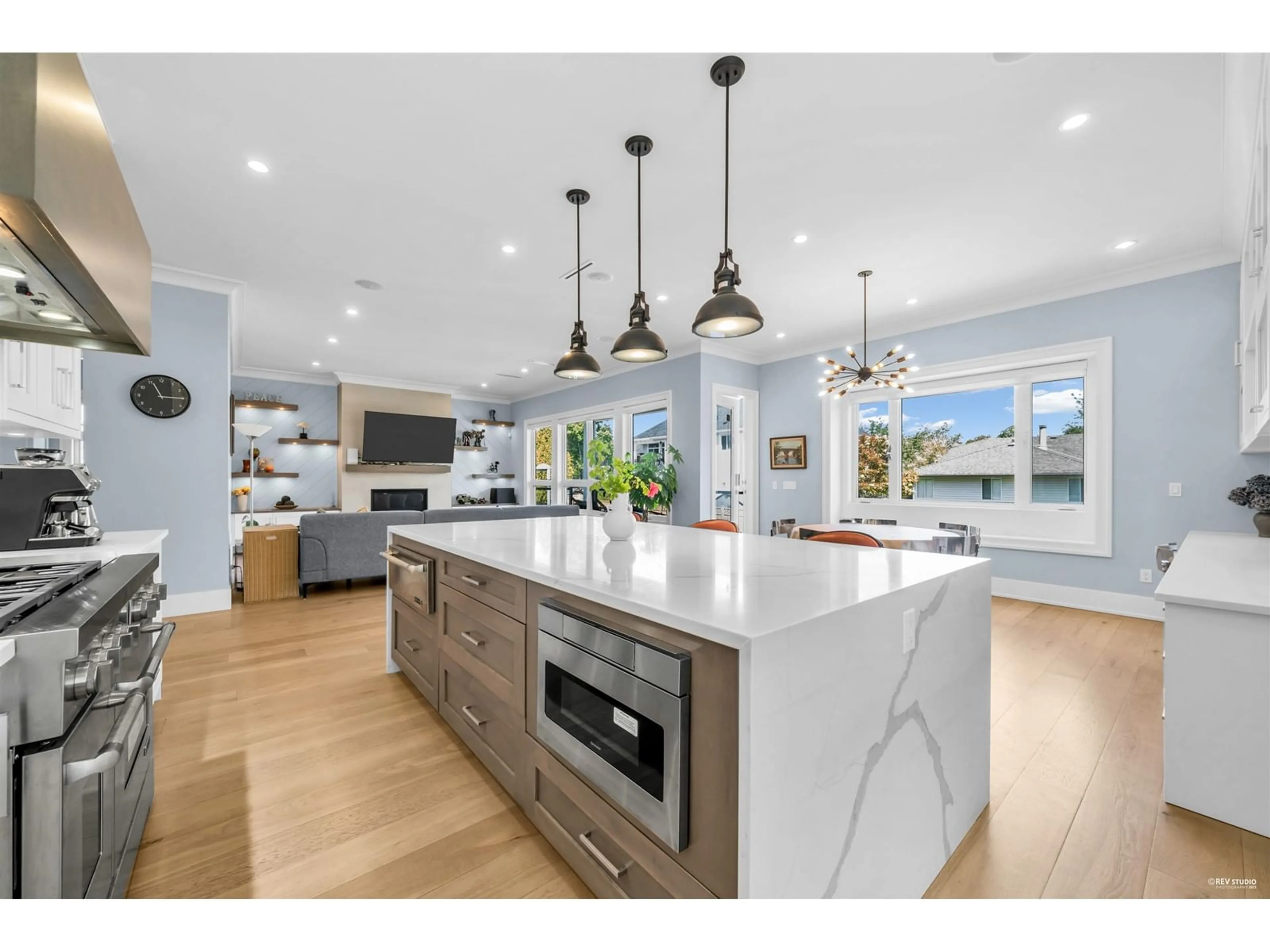 Open concept kitchen, unknown for 14139 16, Surrey British Columbia V4A1P9