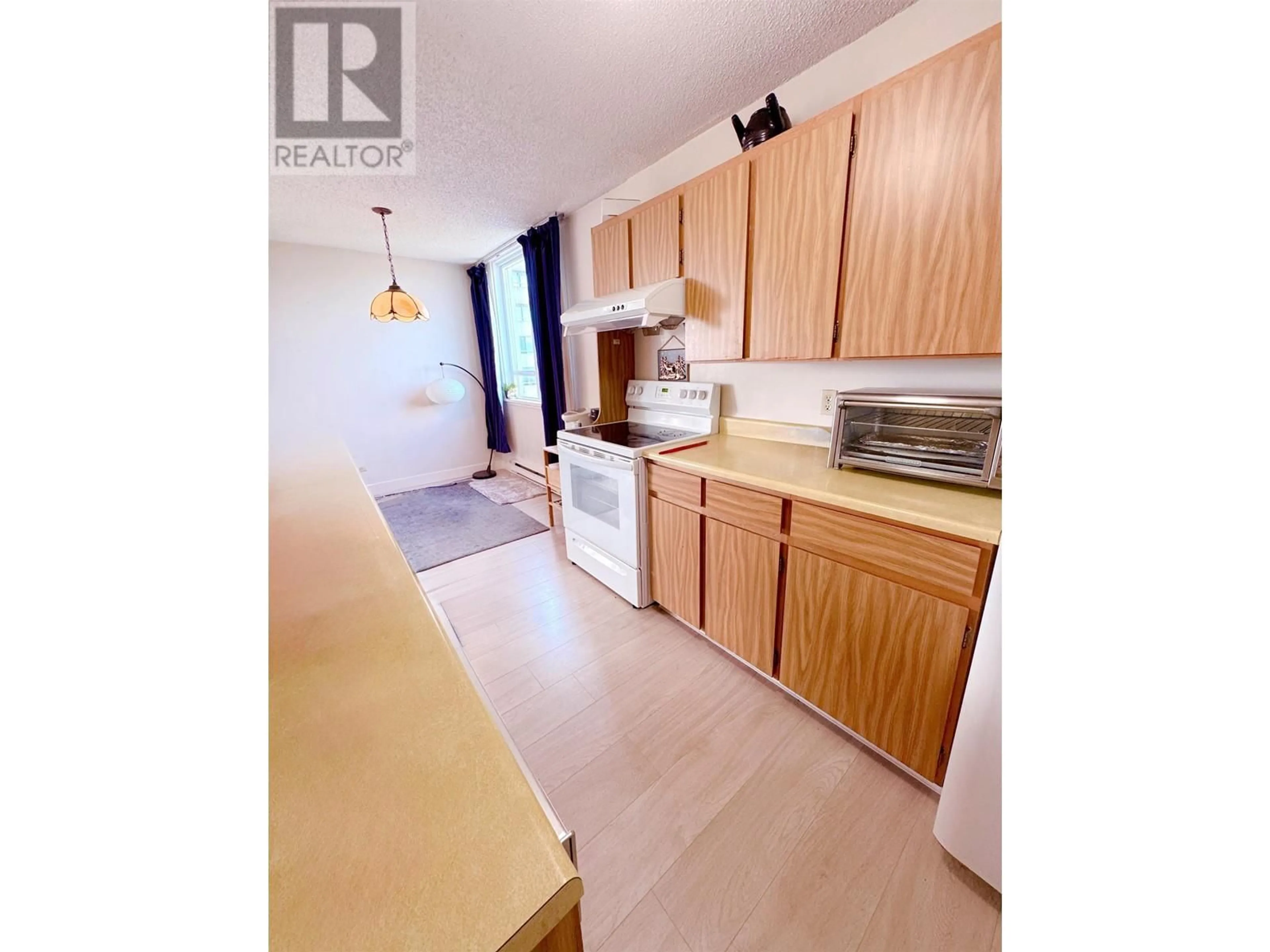 Standard kitchen, unknown for 1802 - 5645 BARKER AVENUE, Burnaby British Columbia V5H3Z5