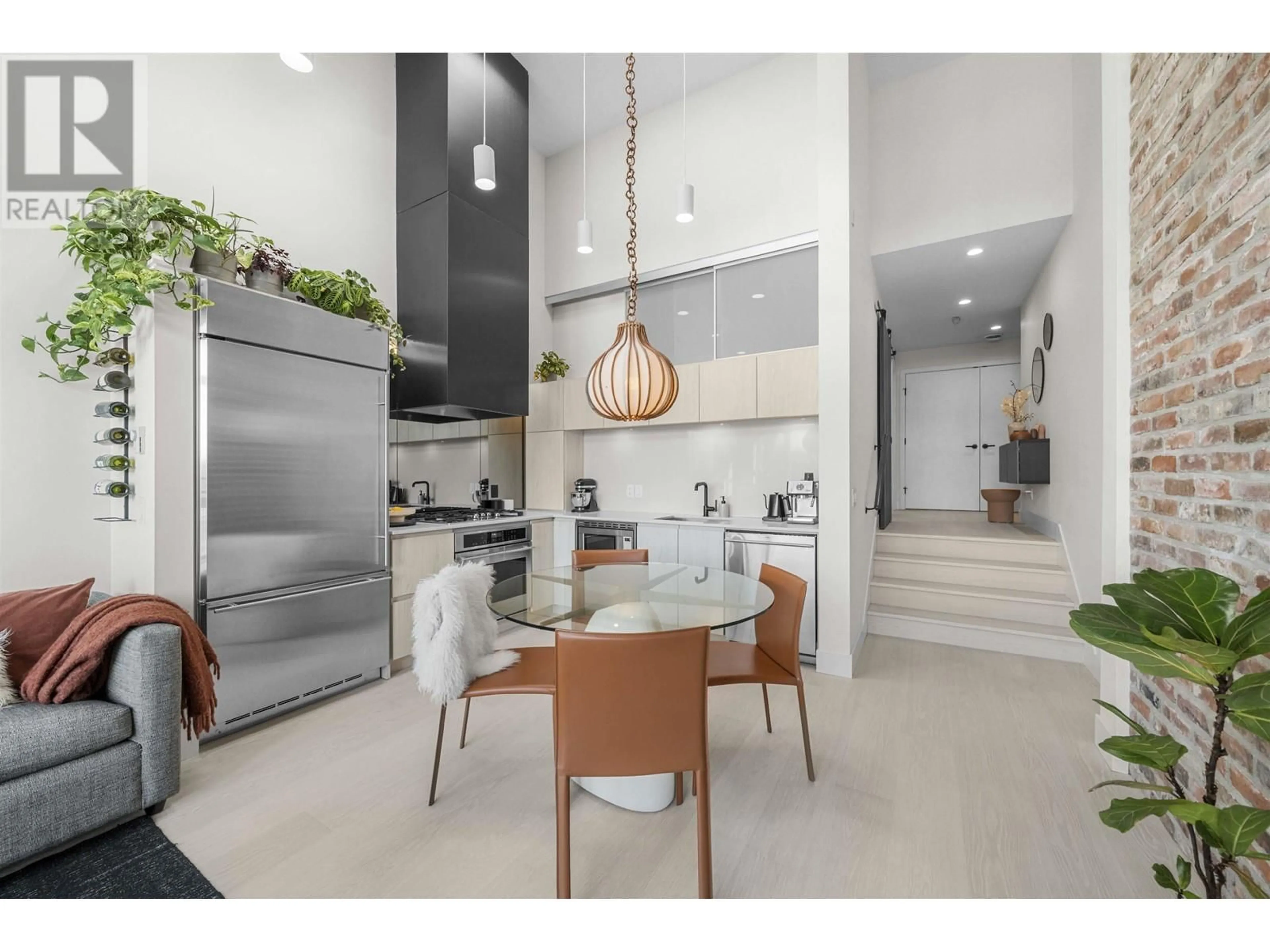 Open concept kitchen, ceramic/tile floor for 422 - 300 SALTER STREET, New Westminster British Columbia V3M0L9