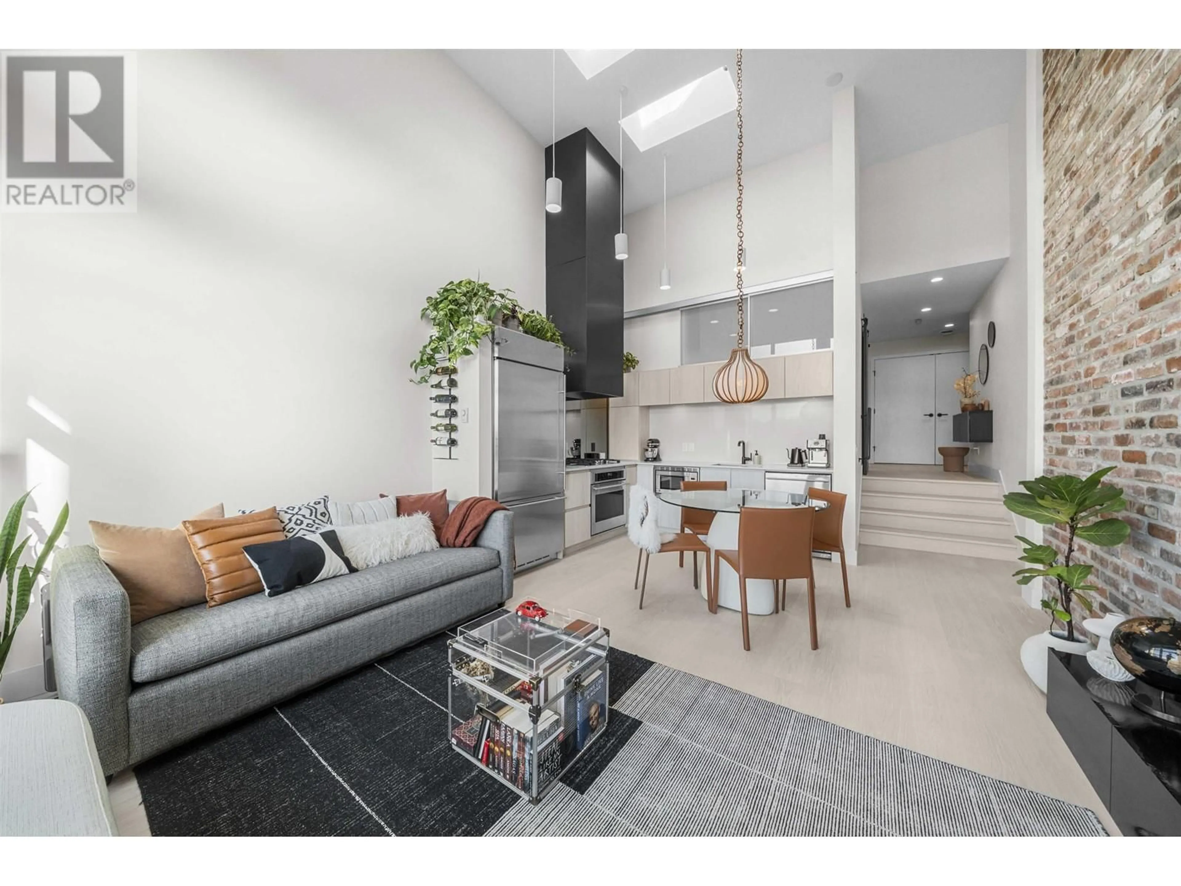 Living room with furniture, unknown for 422 - 300 SALTER STREET, New Westminster British Columbia V3M0L9