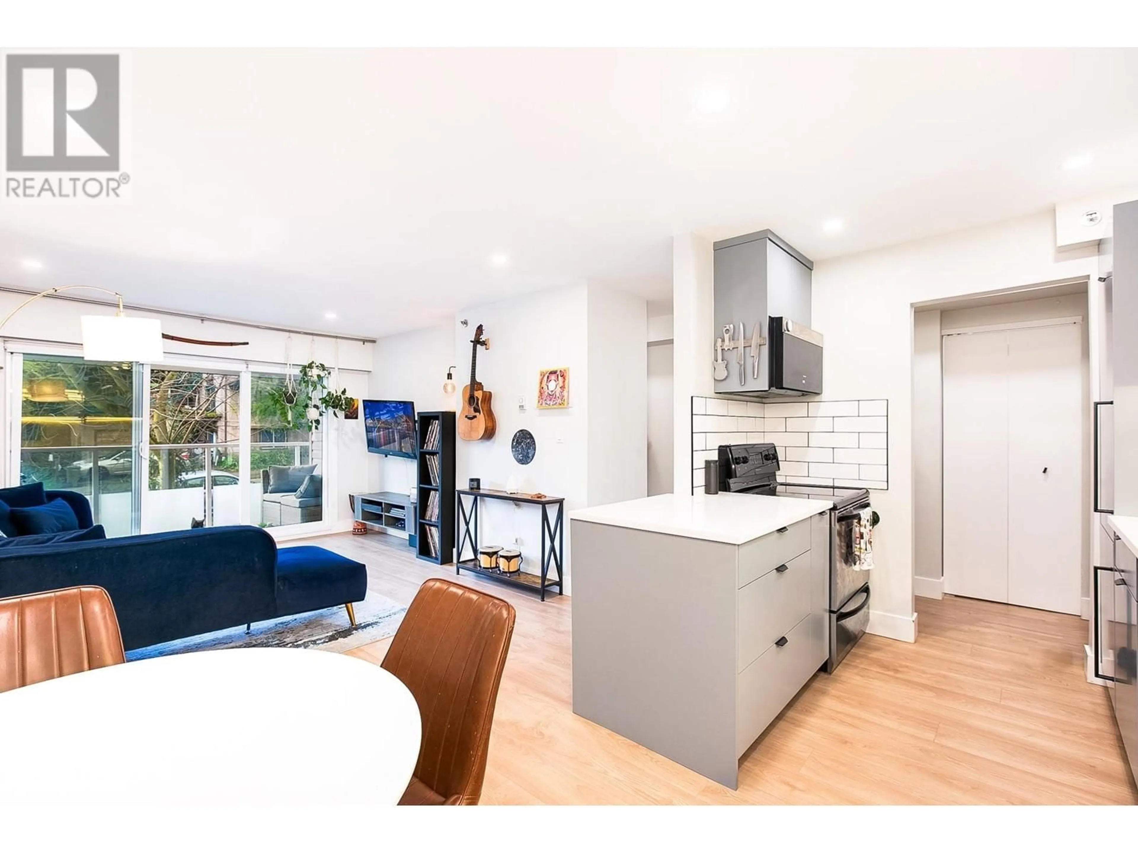 Open concept kitchen, unknown for 207 - 825 7TH AVENUE, Vancouver British Columbia V5T1P4