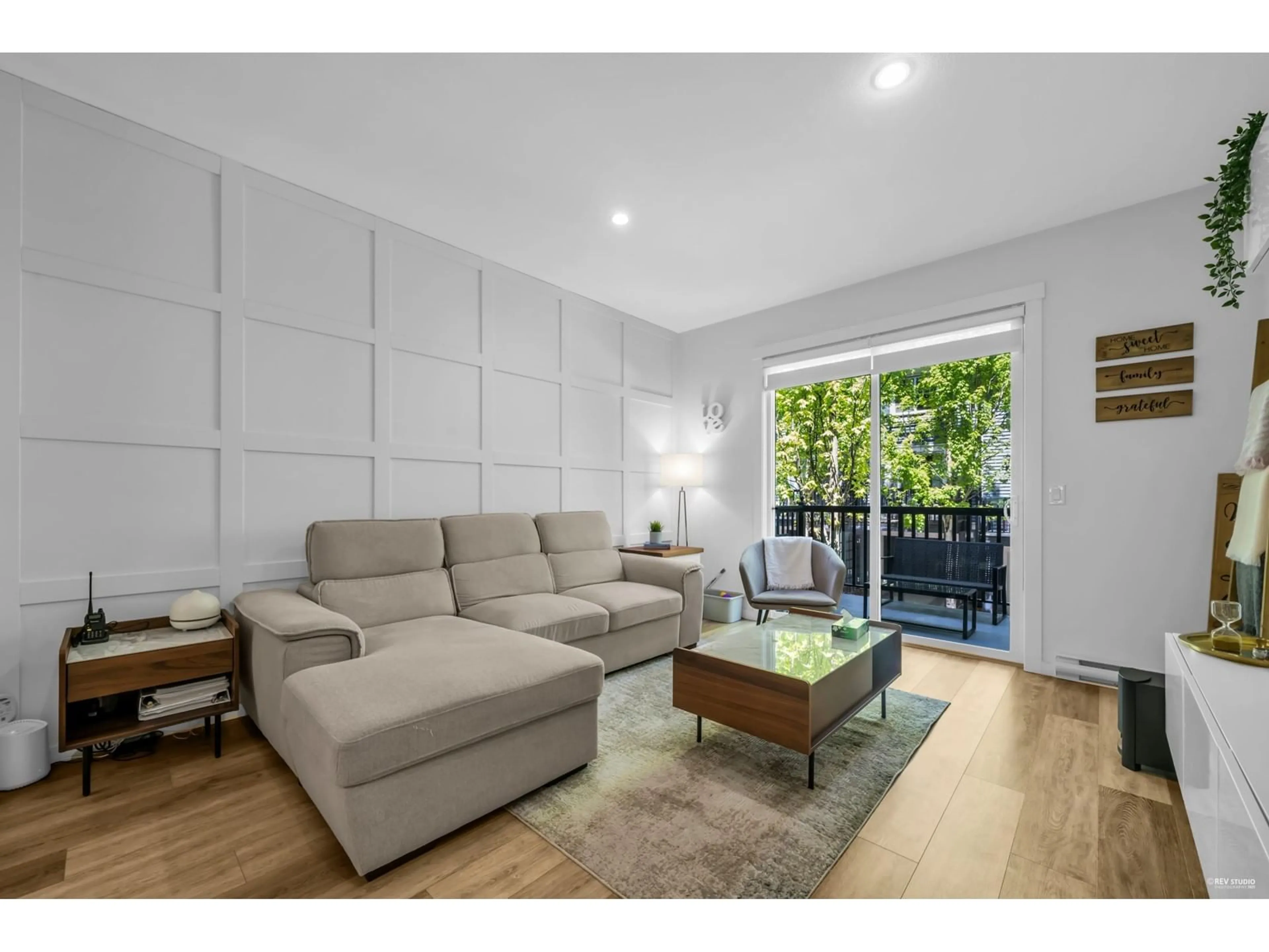 Living room with furniture, unknown for 53 - 8767 162, Surrey British Columbia V4N6K7