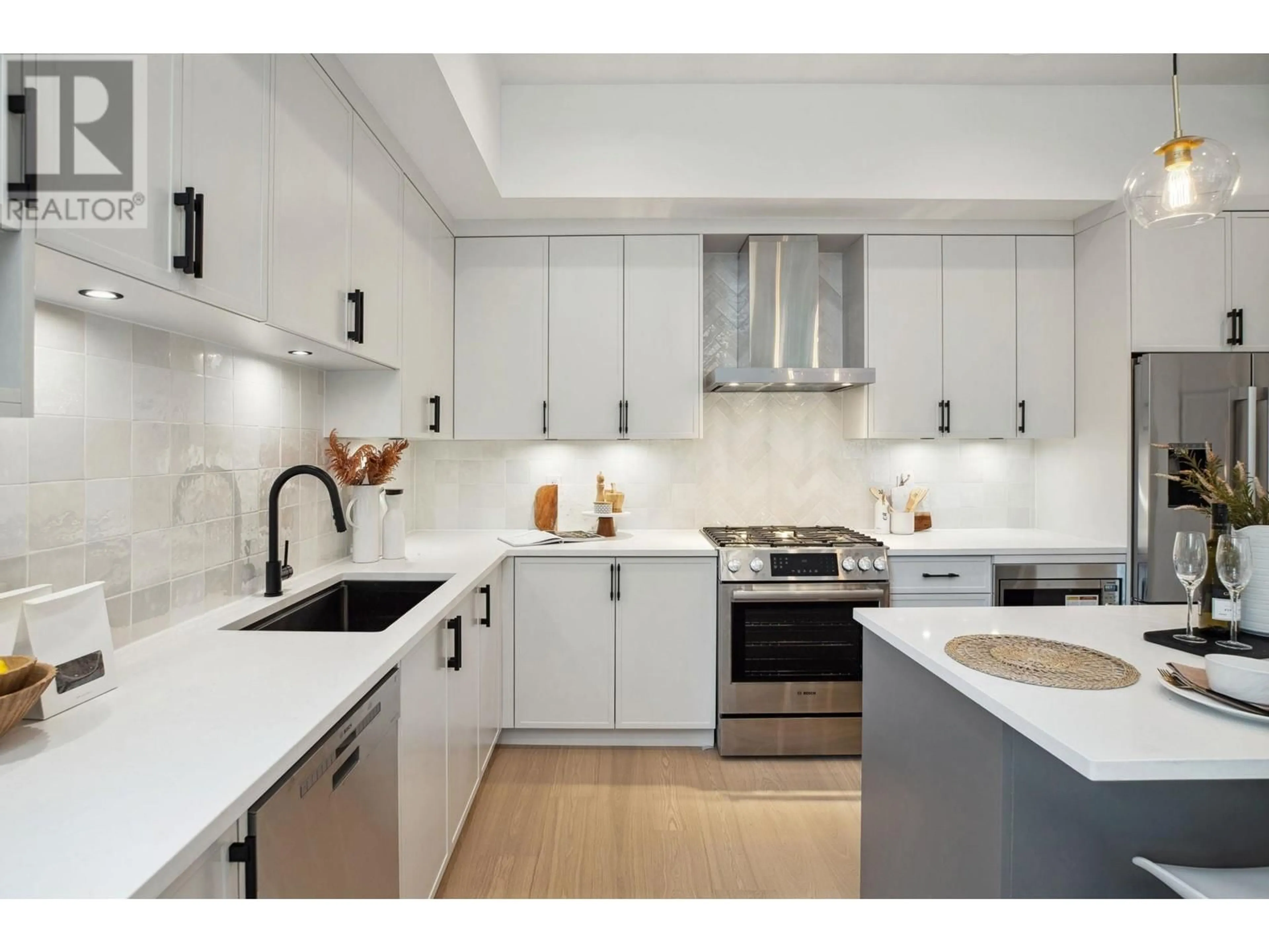 Contemporary kitchen, ceramic/tile floor for 102 - 692 FLORENCE STREET, Coquitlam British Columbia V3J4C8