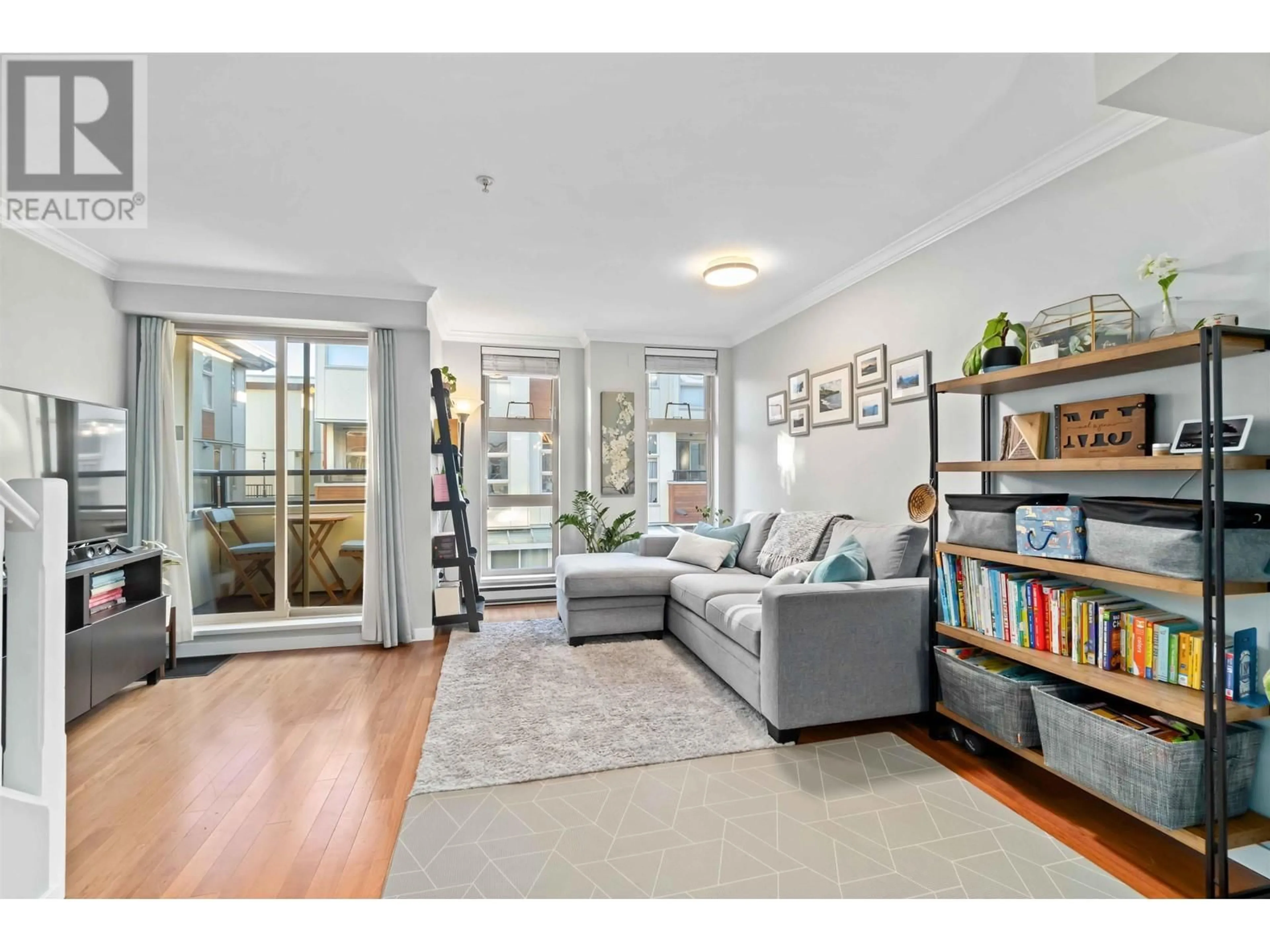 Living room with furniture, unknown for 28 - 638 6TH AVENUE, Vancouver British Columbia V5Z1A3