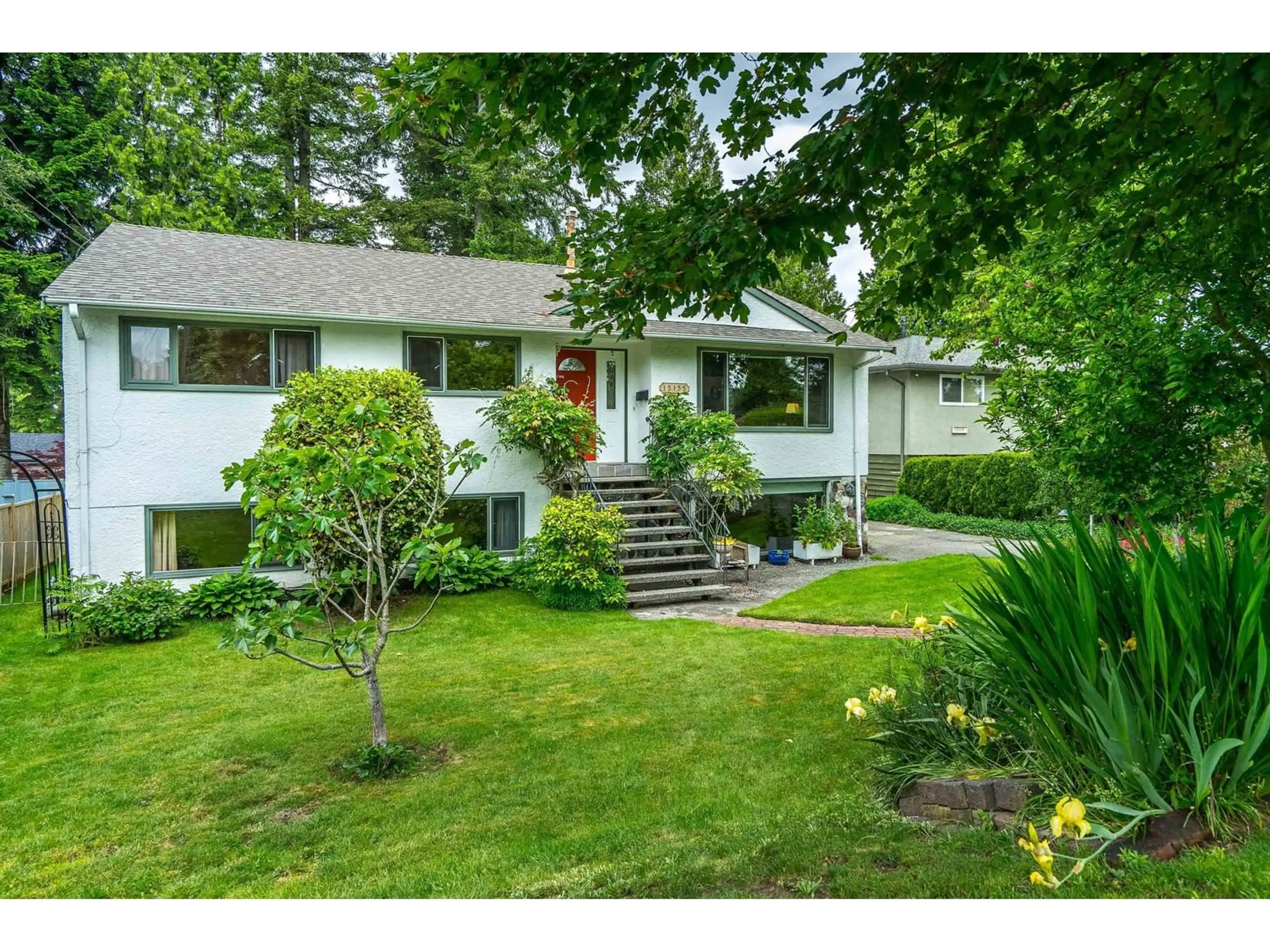 A pic from outside/outdoor area/front of a property/back of a property/a pic from drone, street for 15135 RAVEN, Surrey British Columbia V3R4T3