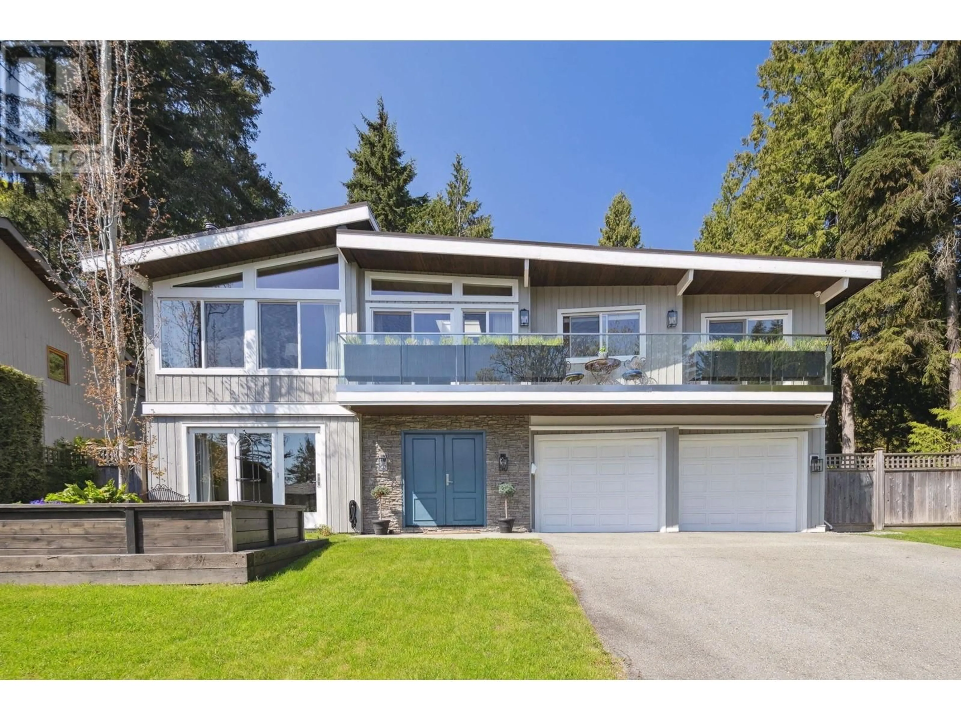 Home with vinyl exterior material, street for 4445 STONE COURT, West Vancouver British Columbia V7W2V4