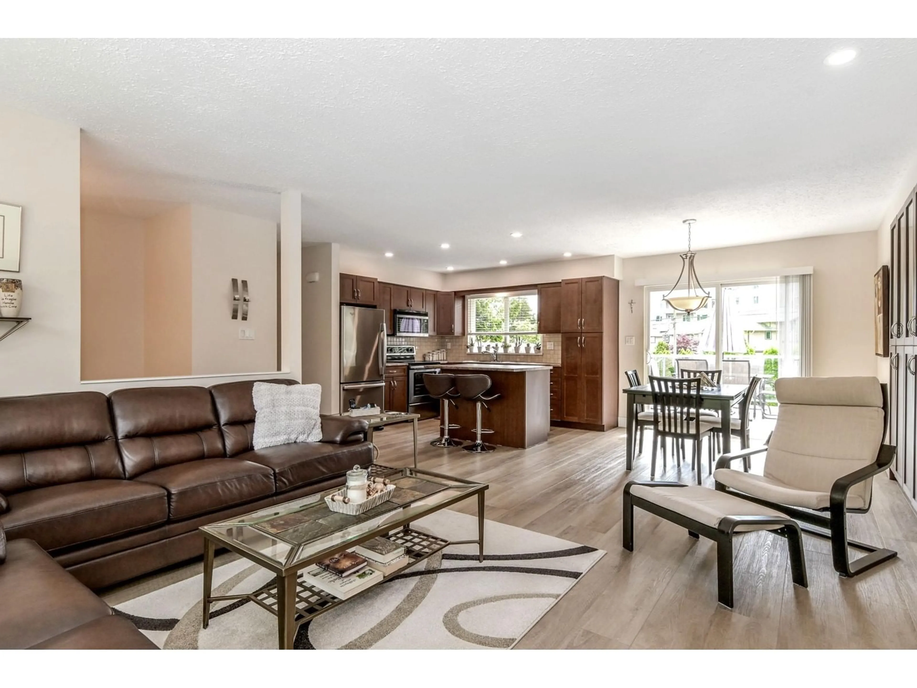 Living room with furniture, unknown for 19360 62A, Surrey British Columbia V3S7L6