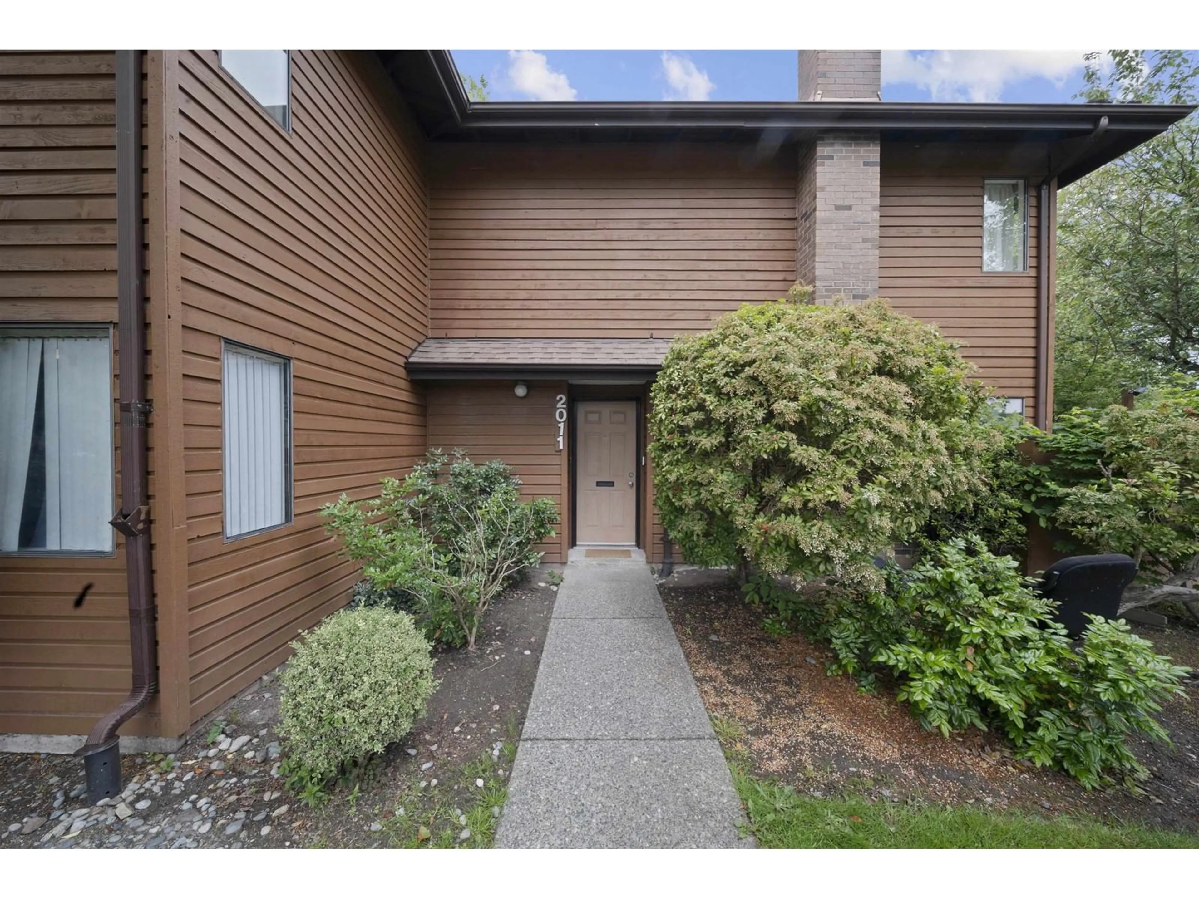 Unknown for 2011 - 10620 150, Surrey British Columbia V3R7K3