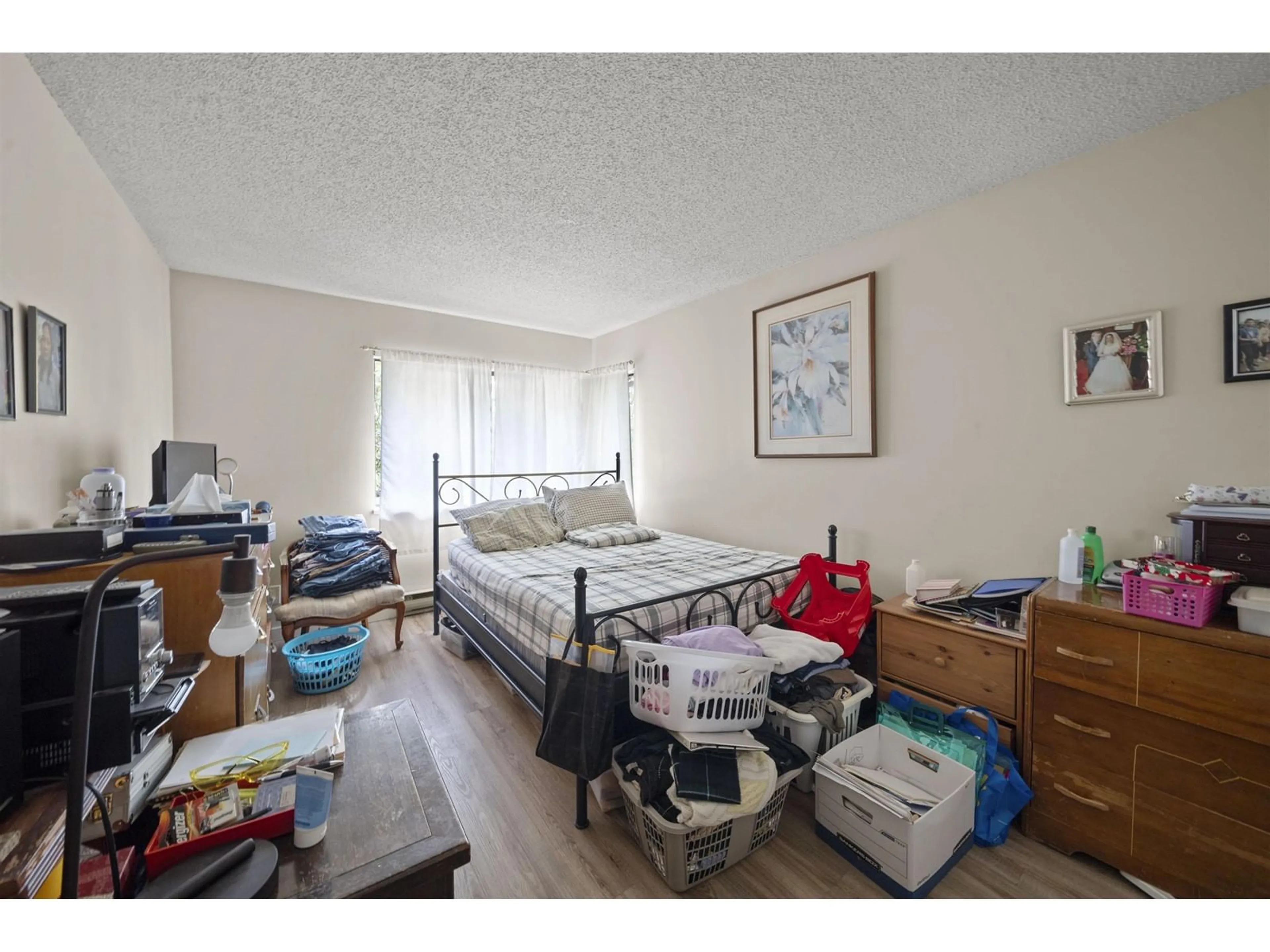 A pic of a room for 2011 - 10620 150, Surrey British Columbia V3R7K3