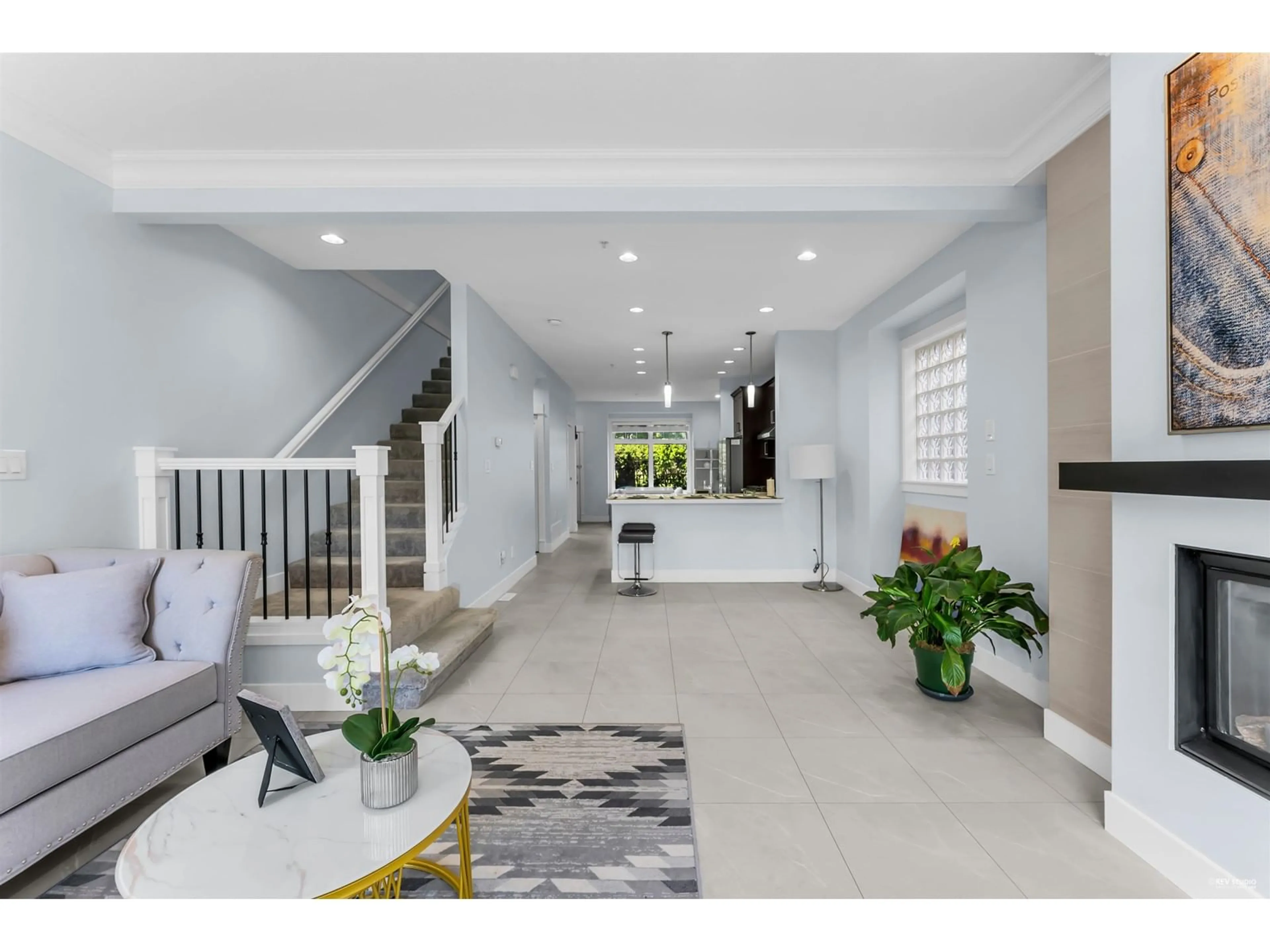 Indoor entryway for 28 - 2689 PARKWAY, Surrey British Columbia V4P0C3