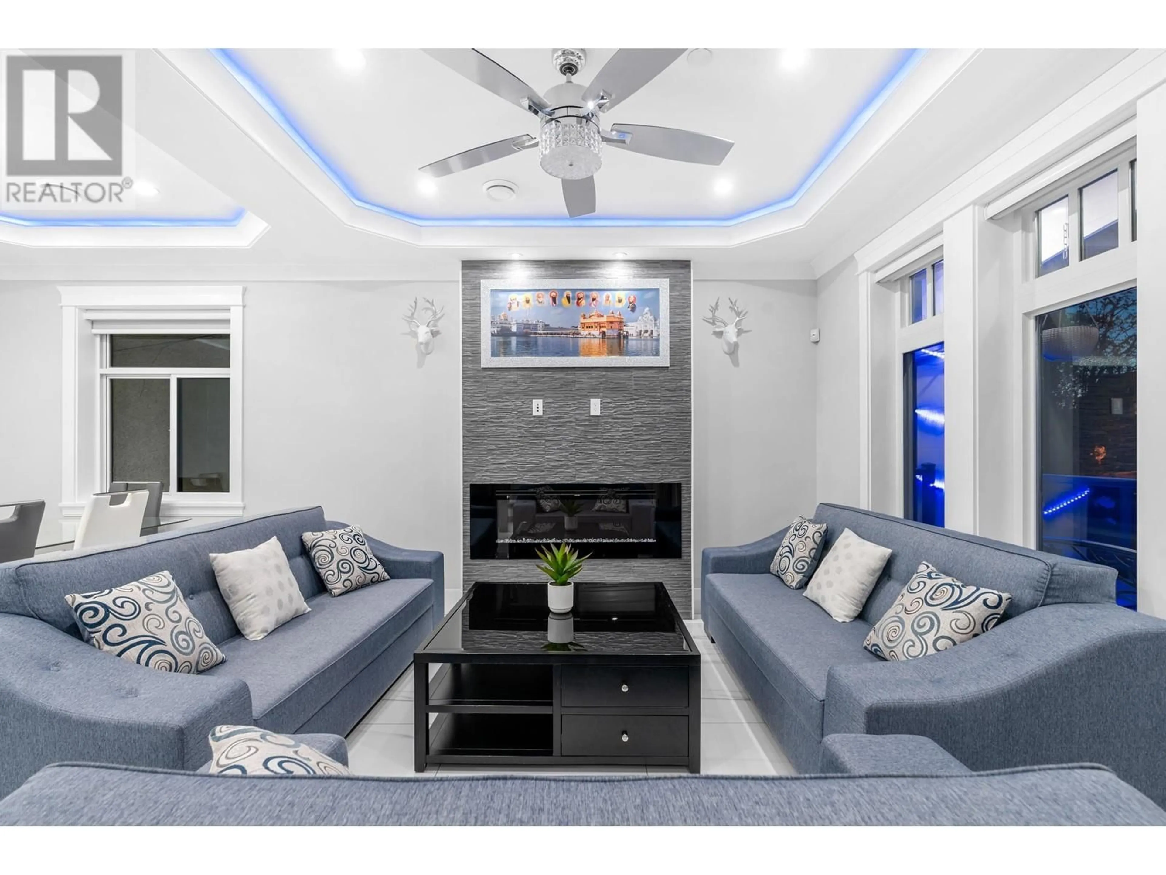 Home theater for 740 50TH AVENUE, Vancouver British Columbia V5X1B3