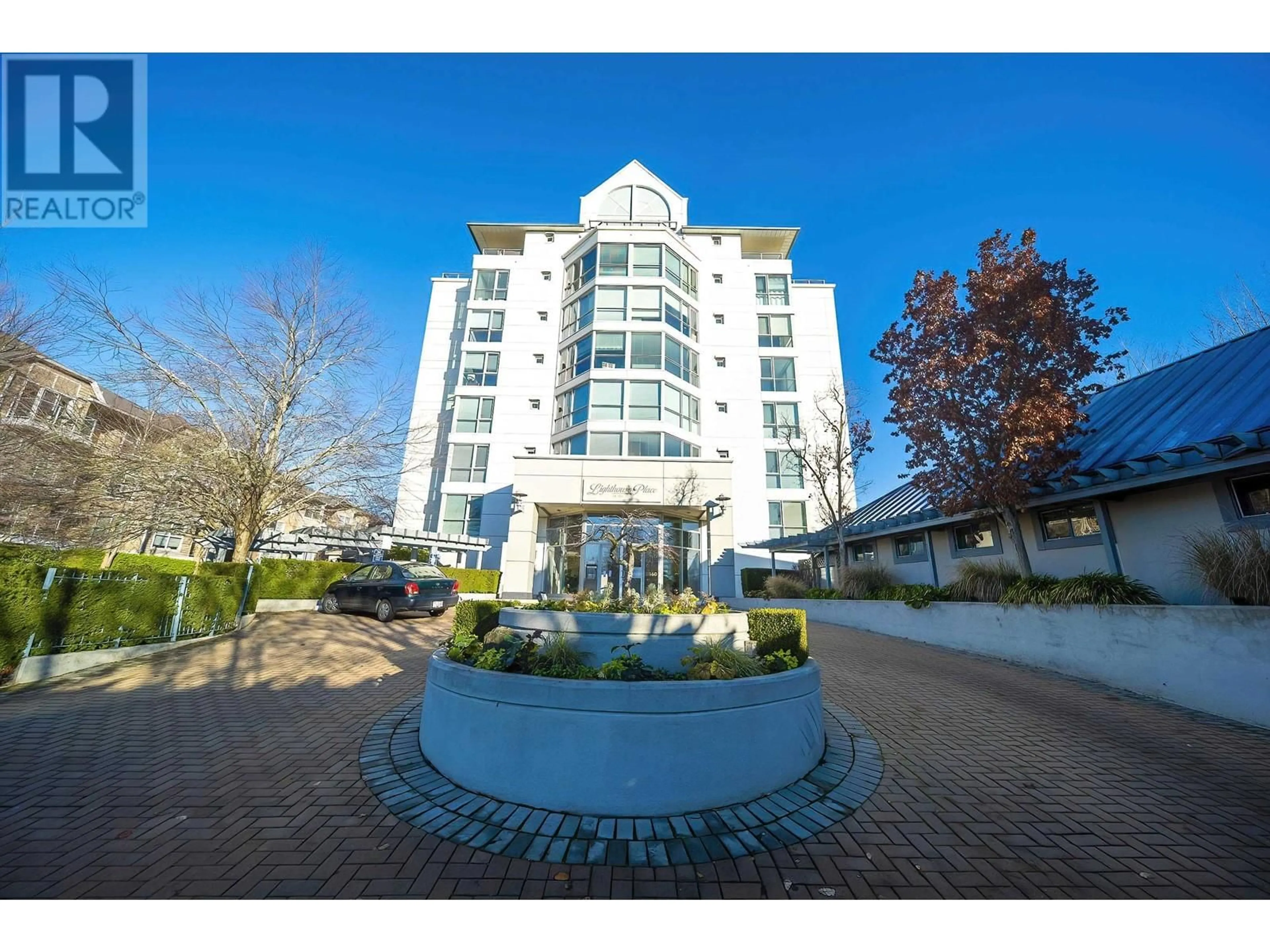 Indoor foyer for 307 - 5860 DOVER CRESCENT, Richmond British Columbia V7C5R7
