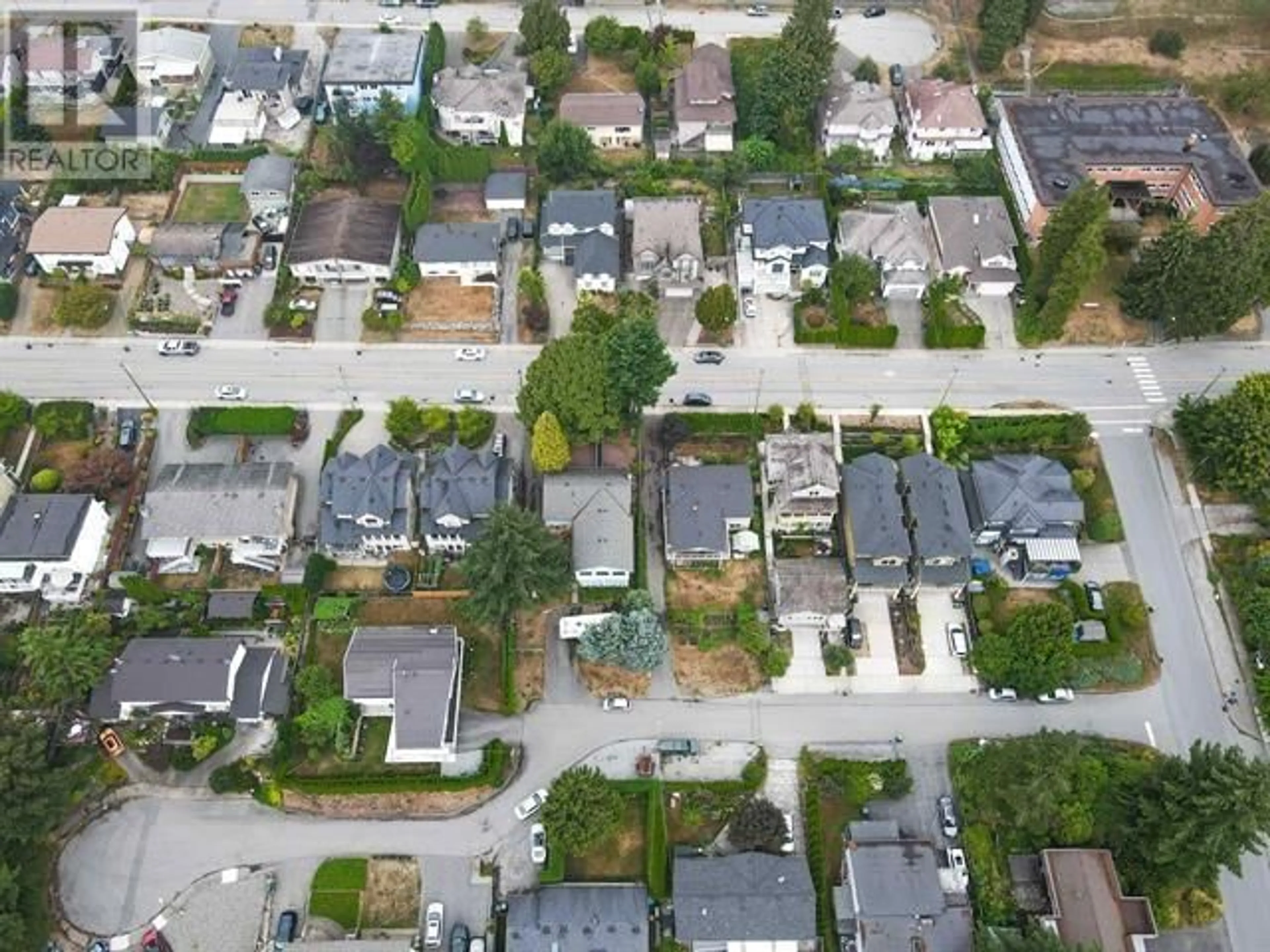 A pic from outside/outdoor area/front of a property/back of a property/a pic from drone, street for 1144 ROCHESTER AVENUE, Coquitlam British Columbia V3K2X4