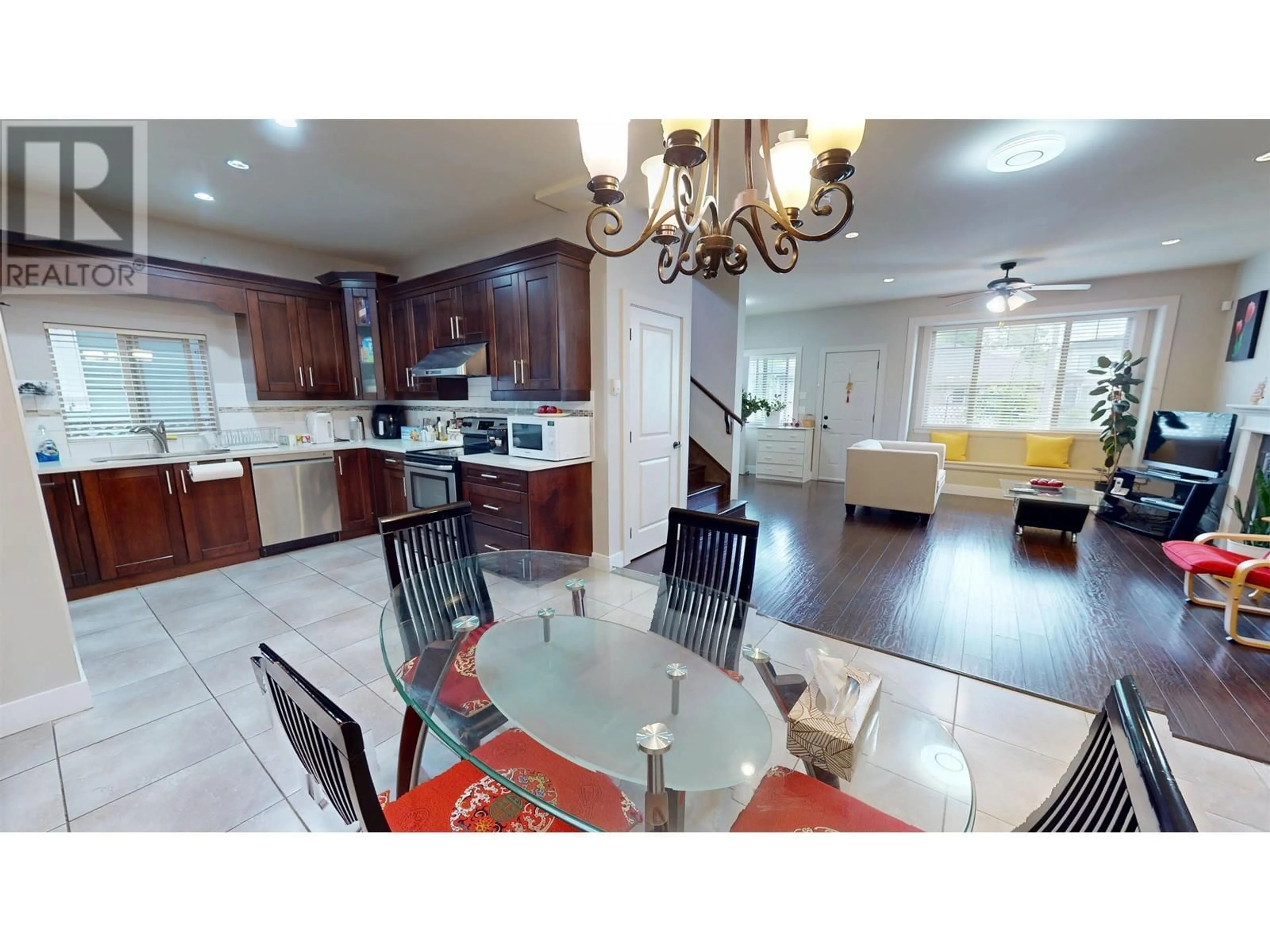 Open concept kitchen, ceramic/tile floor for 6958 DUNBLANE AVENUE, Burnaby British Columbia V5J4G2