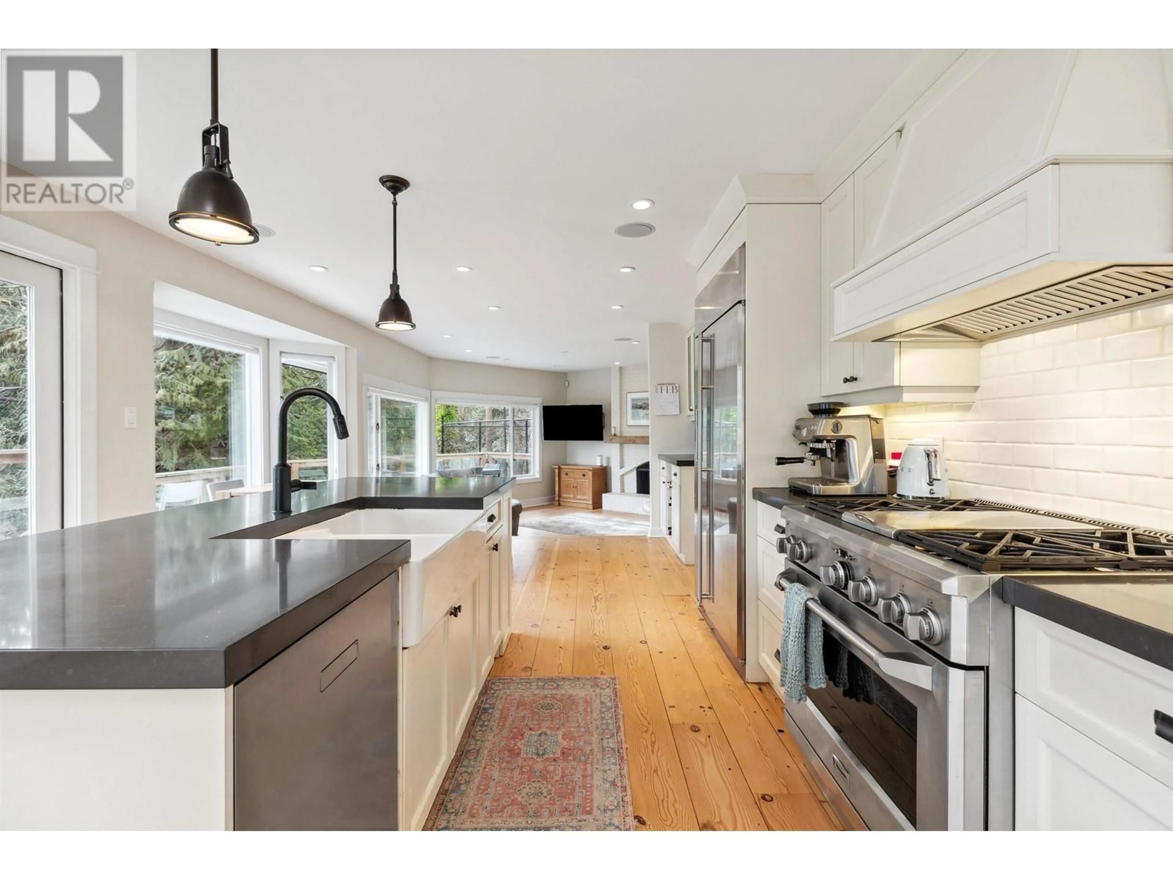 Open concept kitchen, unknown for 3714 SOUTHRIDGE PLACE, West Vancouver British Columbia V7V3H8