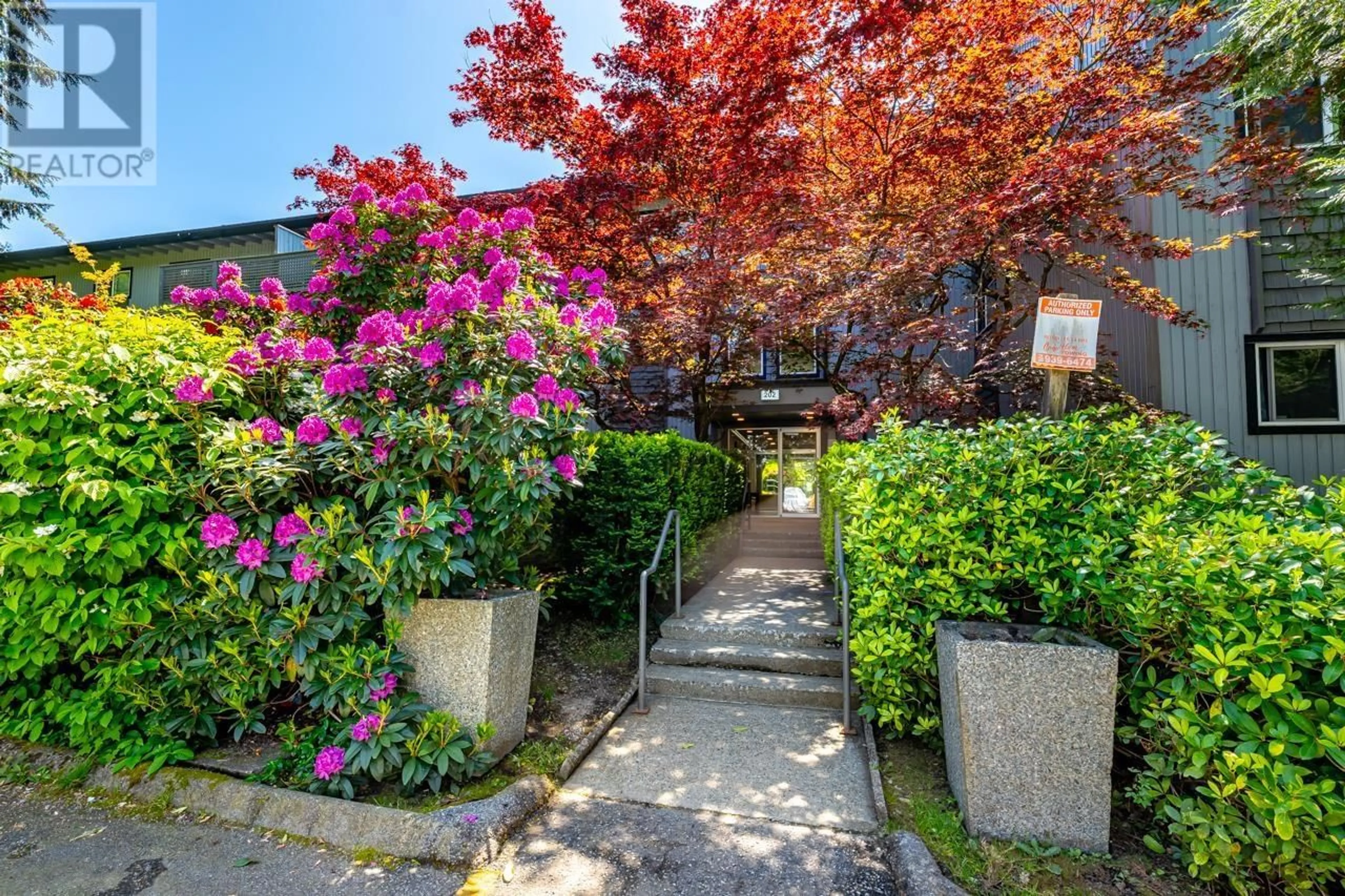 Patio, street for 229 - 202 WESTHILL PLACE, Port Moody British Columbia V3H1V2