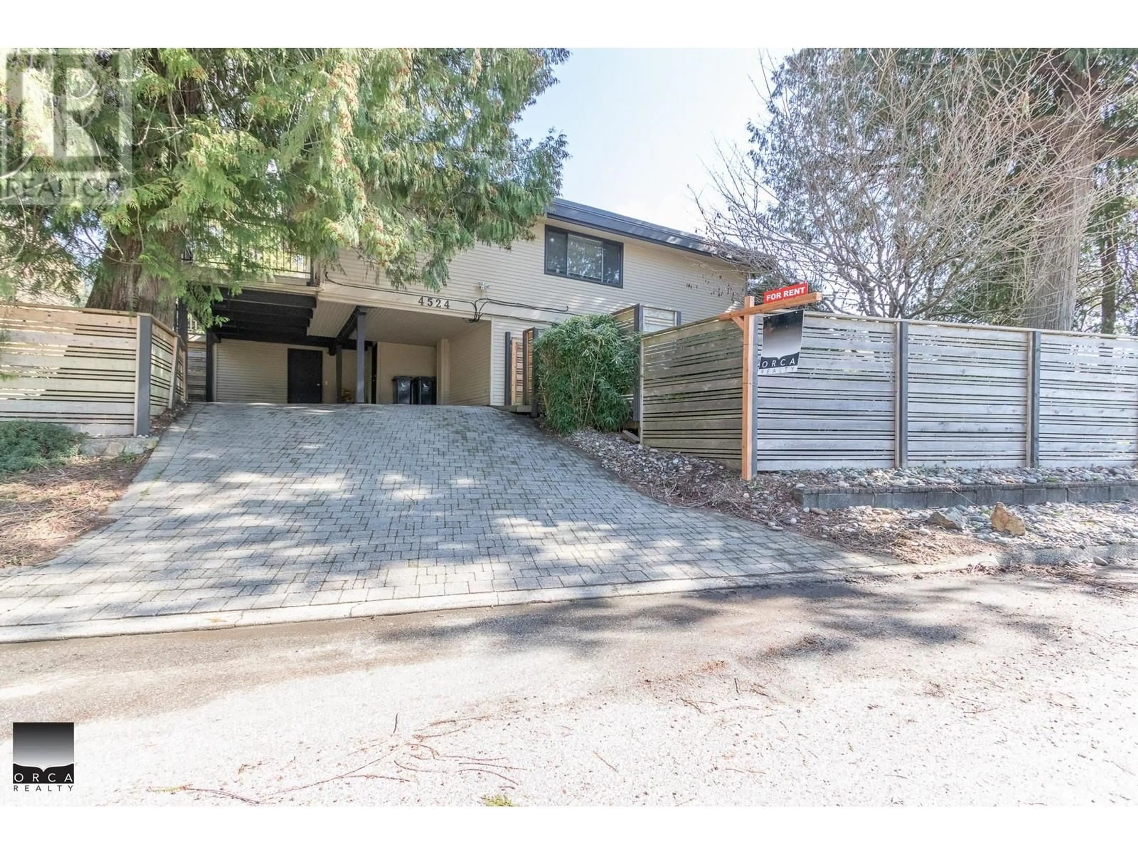 A pic from outside/outdoor area/front of a property/back of a property/a pic from drone, street for 4524 MARINEVIEW CRESCENT, North Vancouver British Columbia V7R3P2