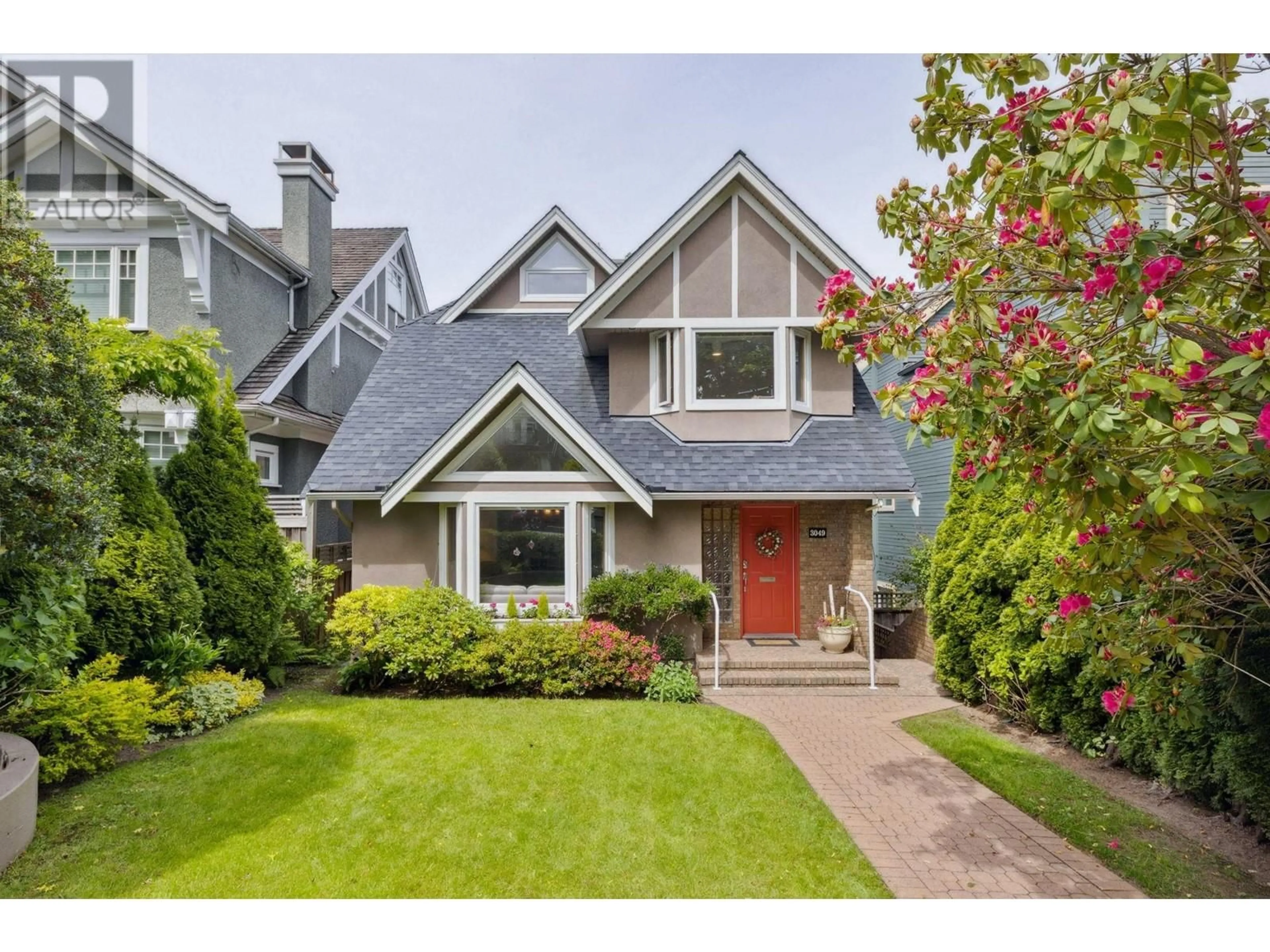 Home with vinyl exterior material, street for 3049 27TH AVENUE, Vancouver British Columbia V6L1W6