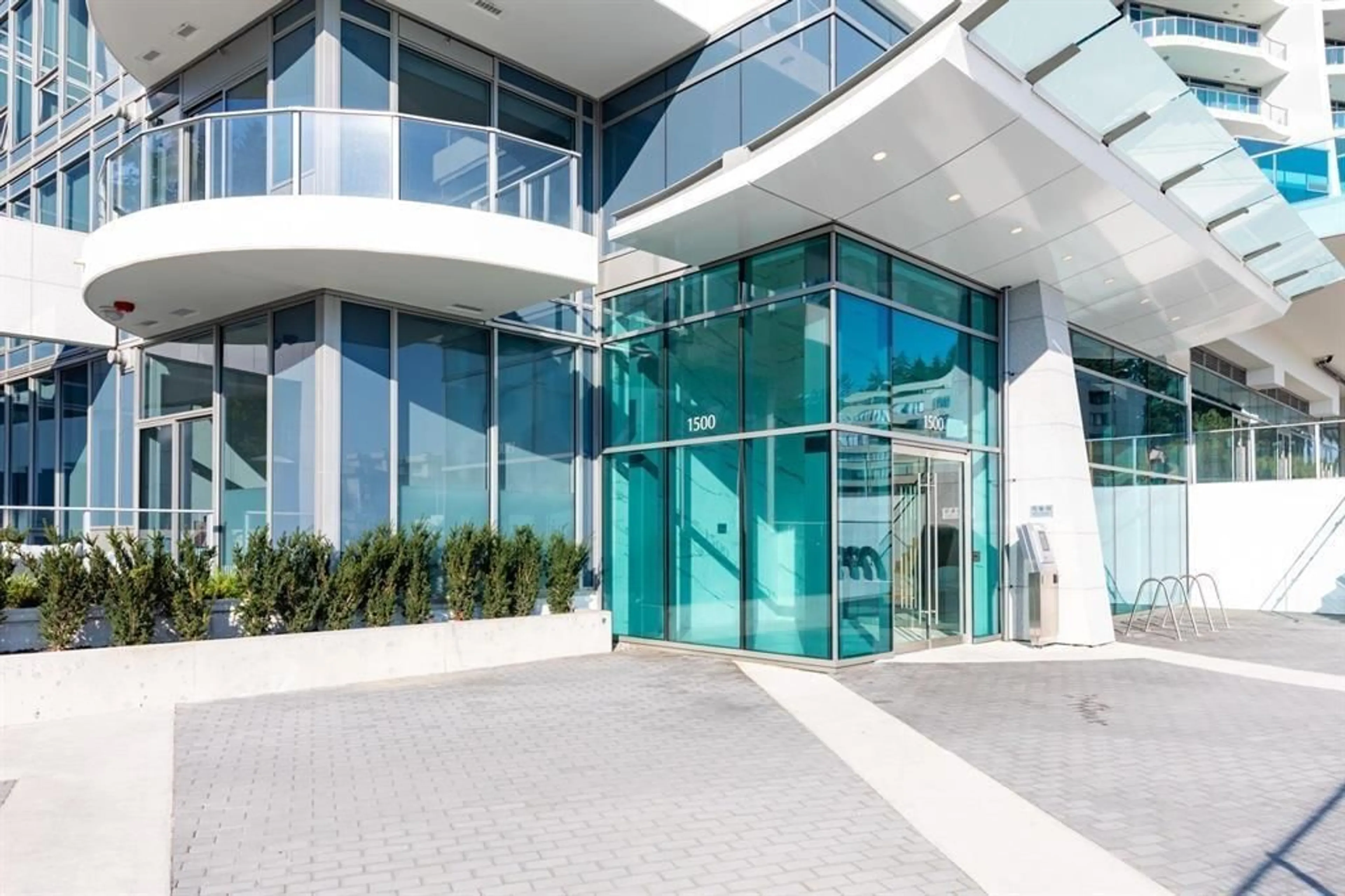 Indoor foyer for 506 - 1500 MARTIN, White Rock British Columbia V4B0C2
