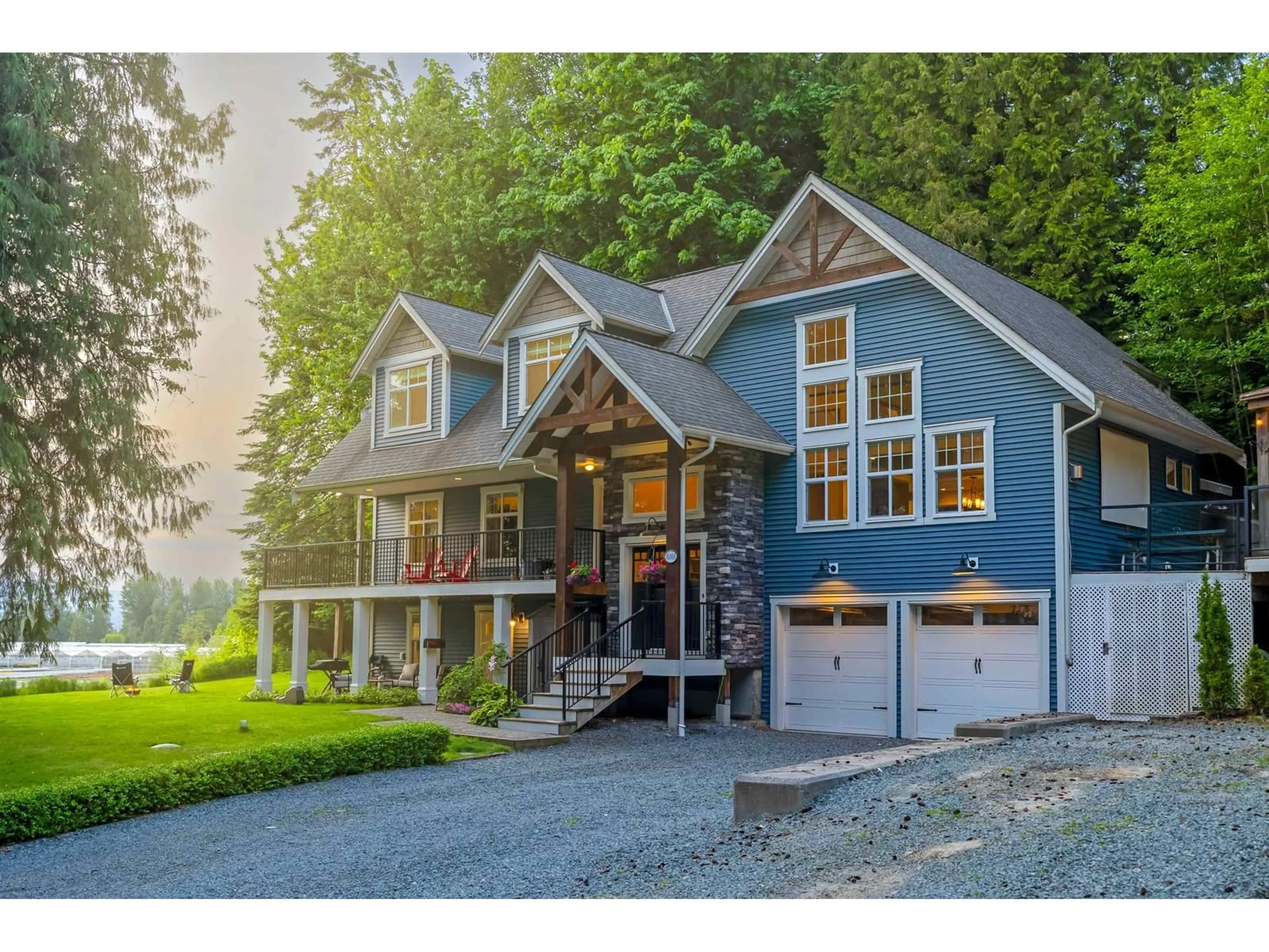 Home with vinyl exterior material, street for 35005 BATEMAN, Abbotsford British Columbia V2S7Y8